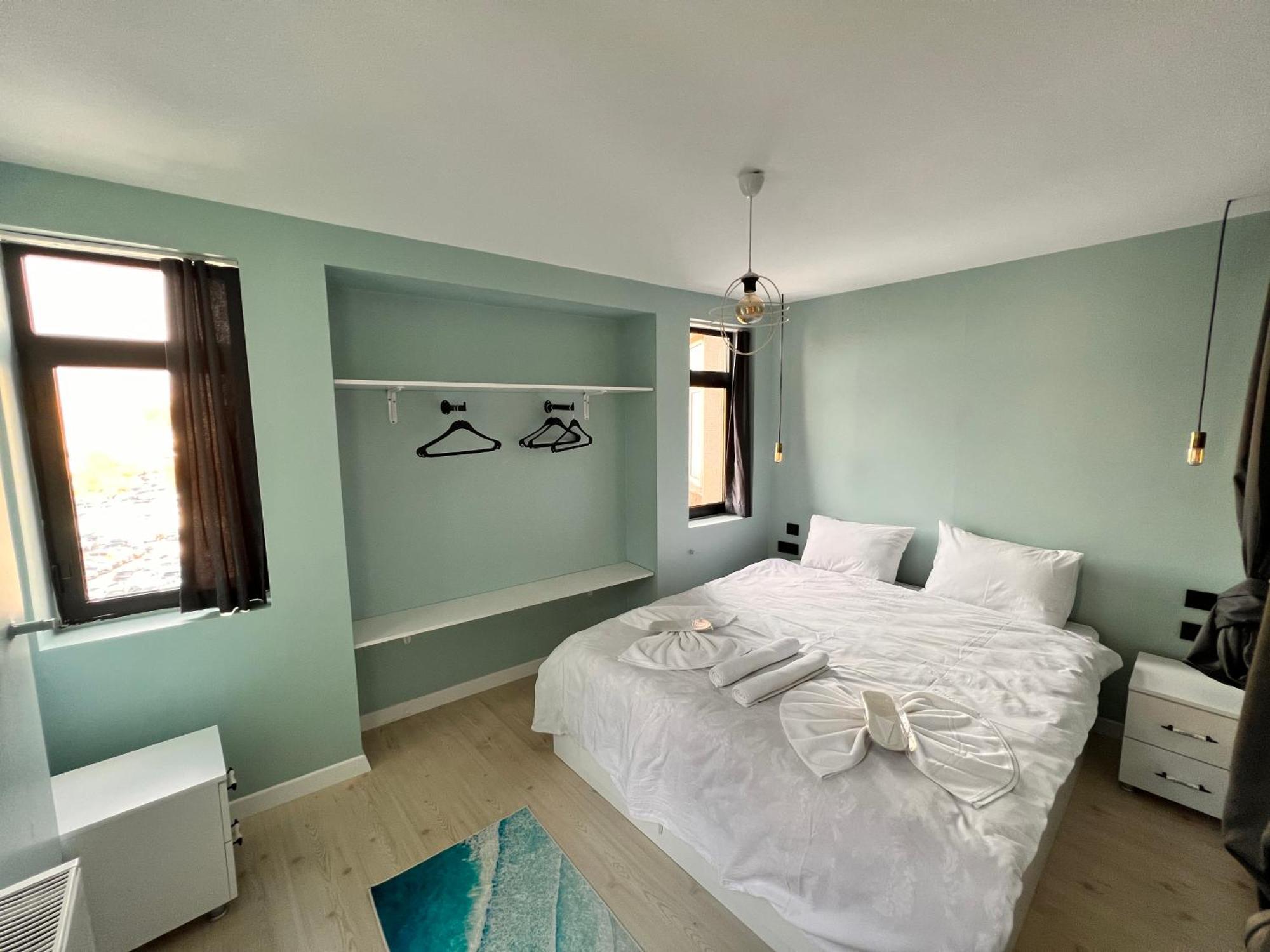 Kadikoey Alex 5k Apartment