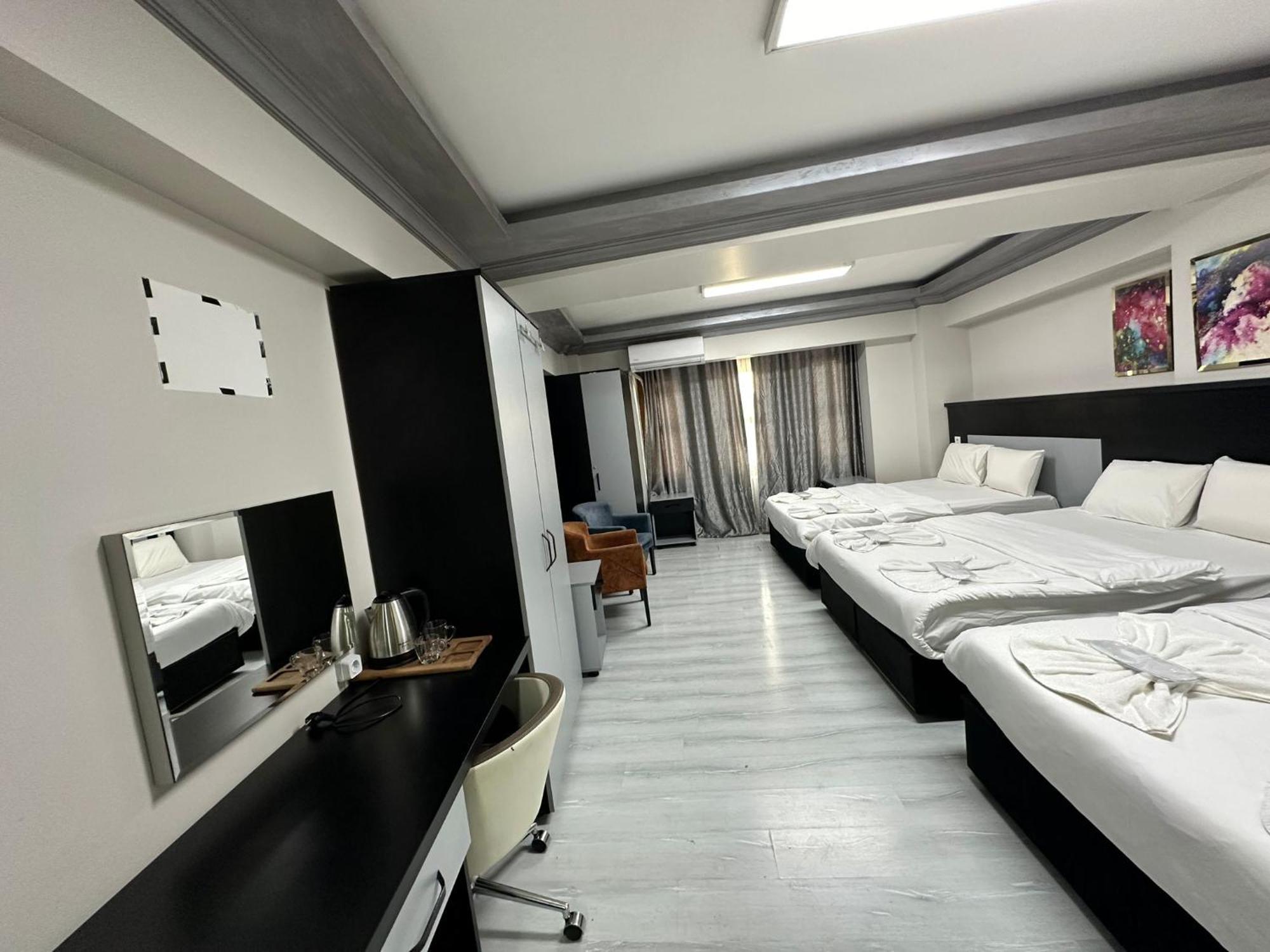 Hotel Retrol