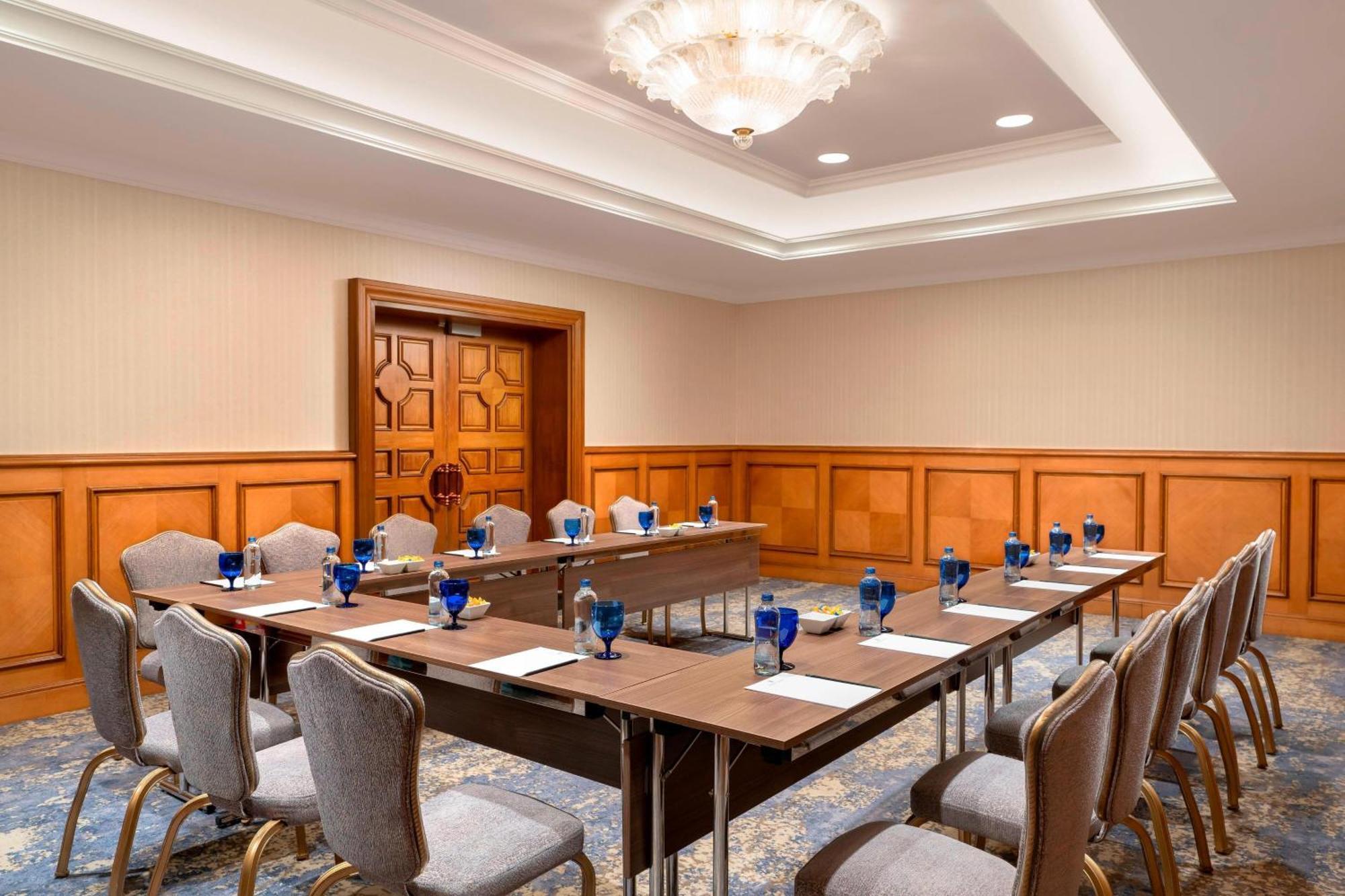 Hotel The Ritz-carlton, At The Bosphorus 5*