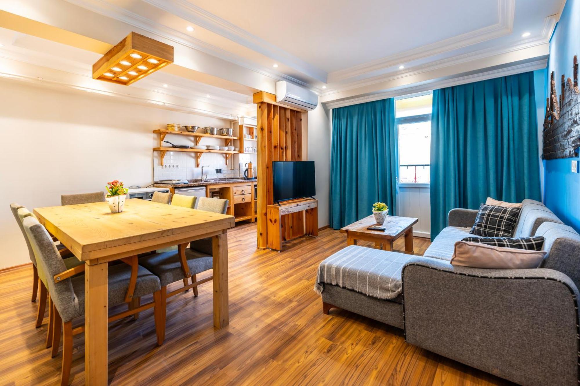 Maniz Aparthotel