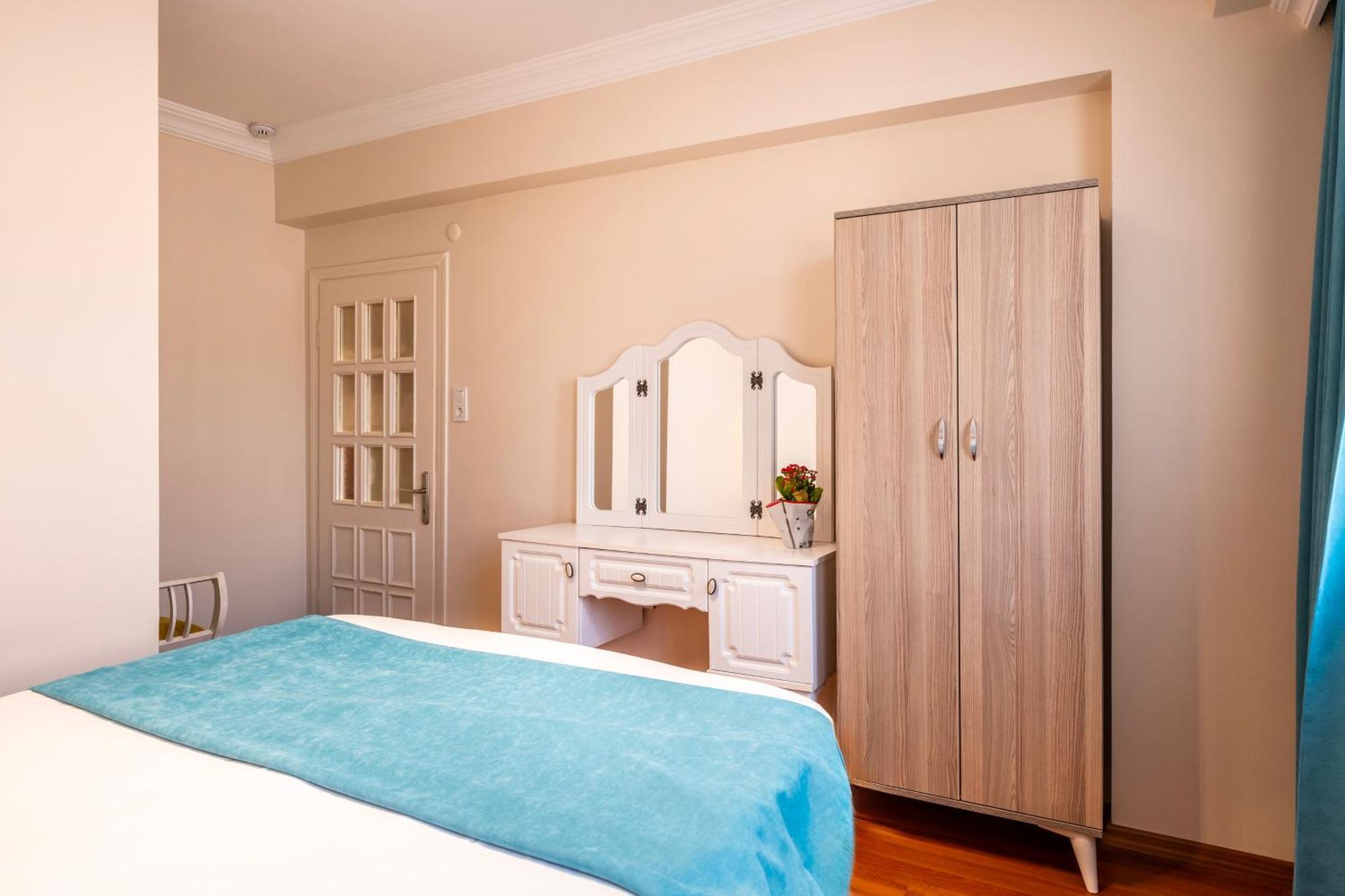 Aparthotel Maniz *