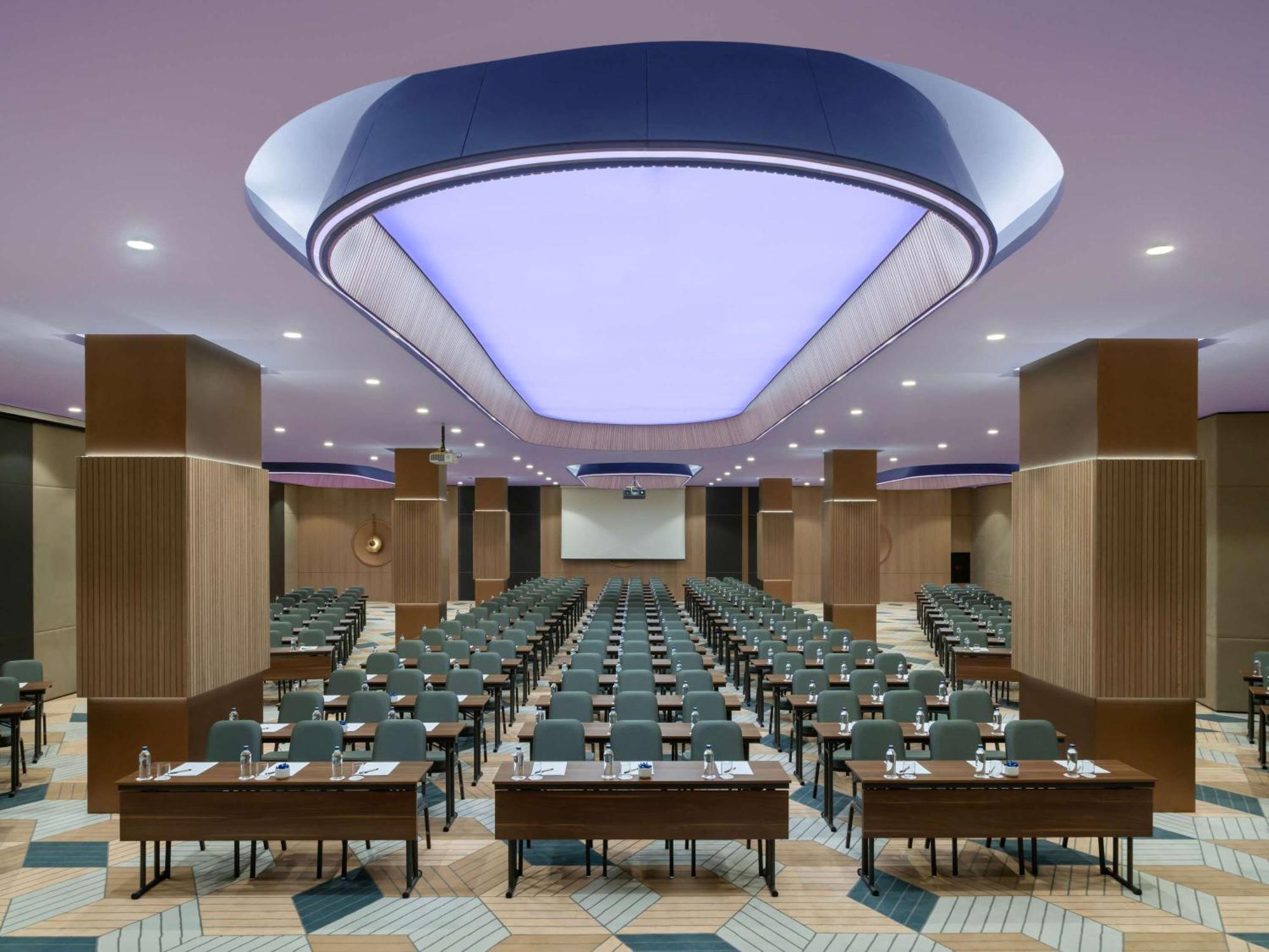Moevenpick Marmara Sea Hotel 5*
