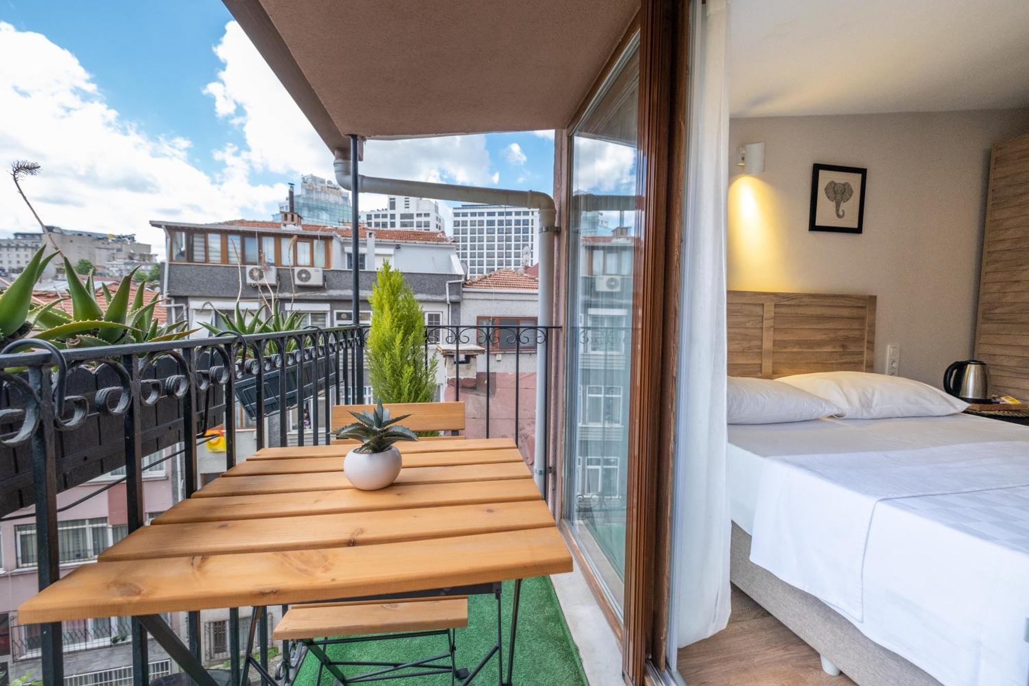 La Perla Hotel 3*