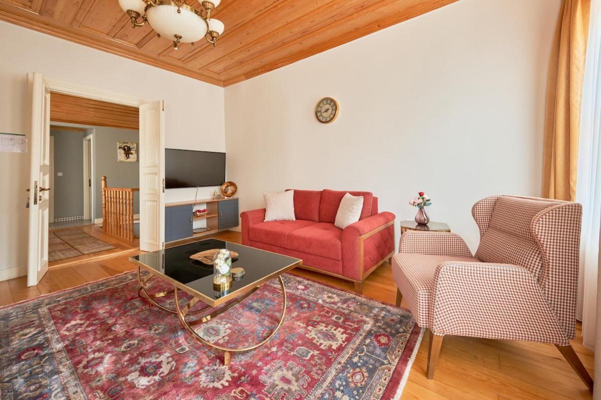 Nostalgic & Comfortable Historical Home! Villa Istanbul