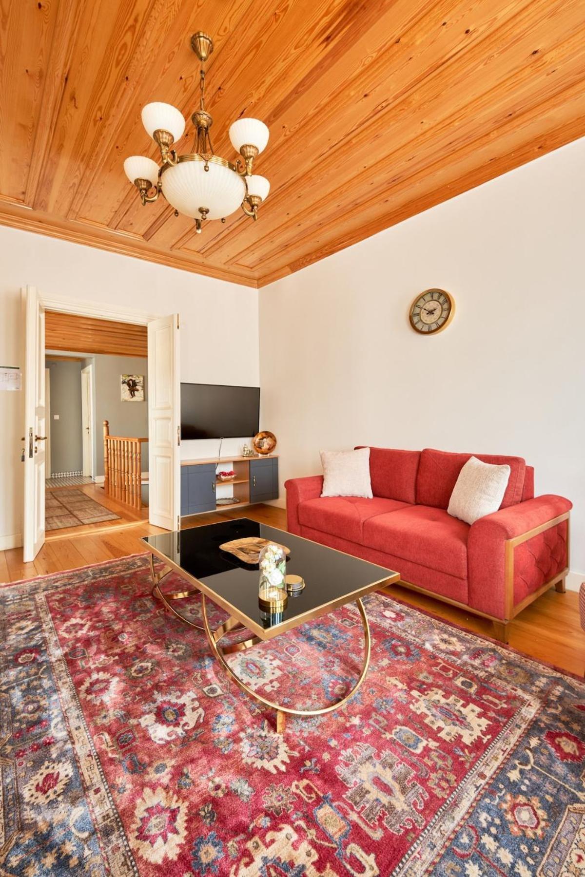 Nostalgic & Comfortable Historical Home! Villa