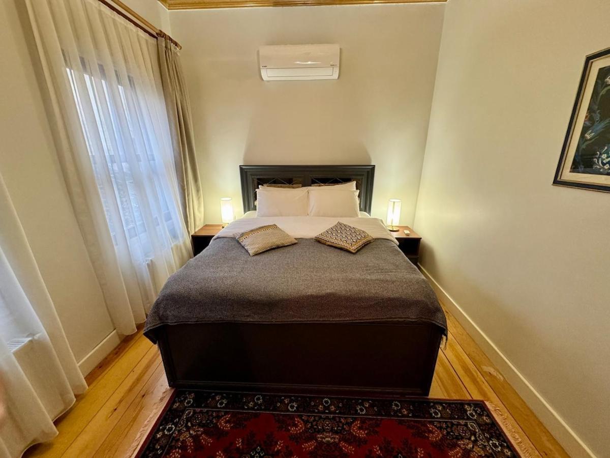 Nostalgic & Comfortable Historical Home! *