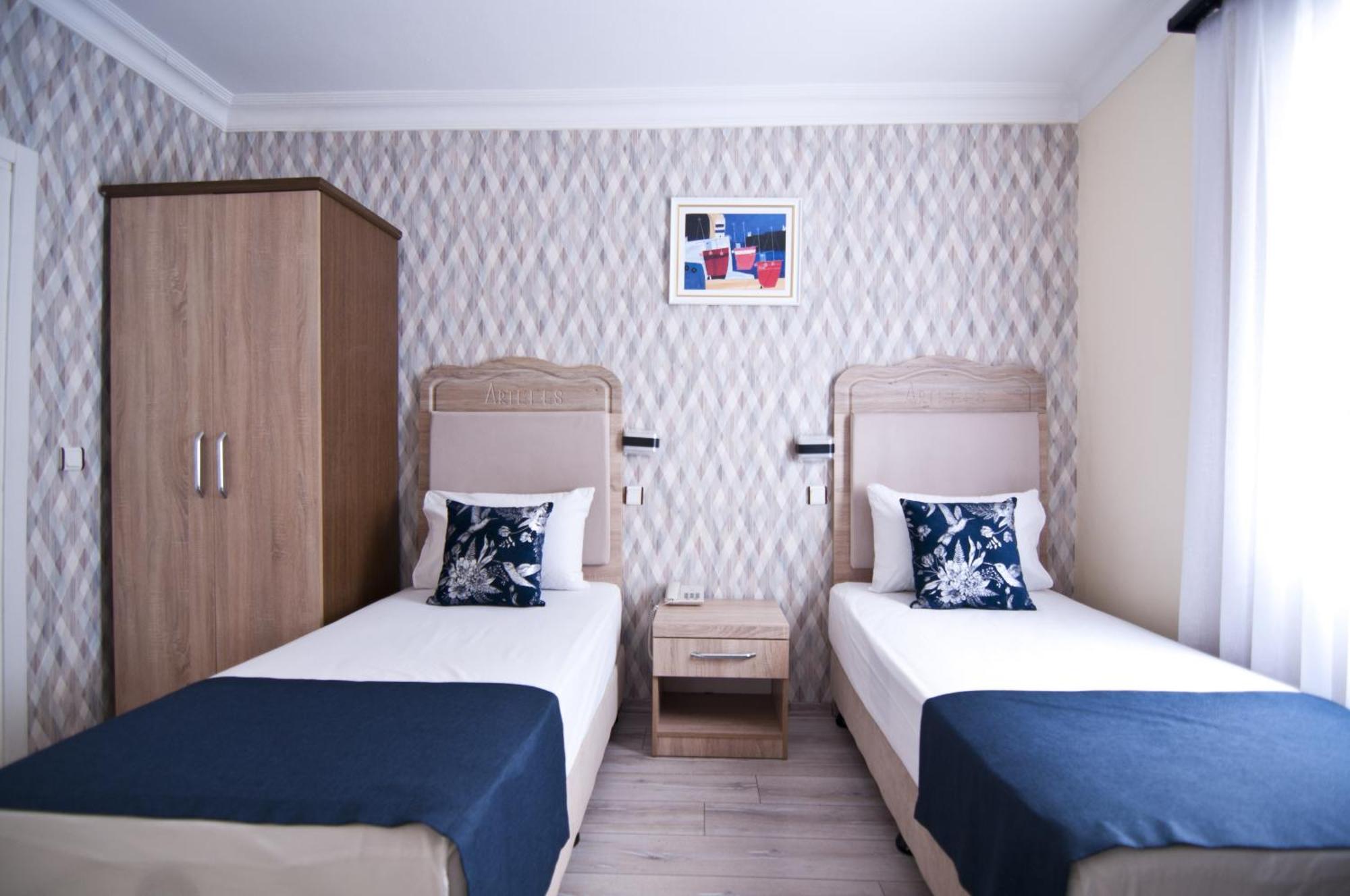 Artefes Old Hotel 4*