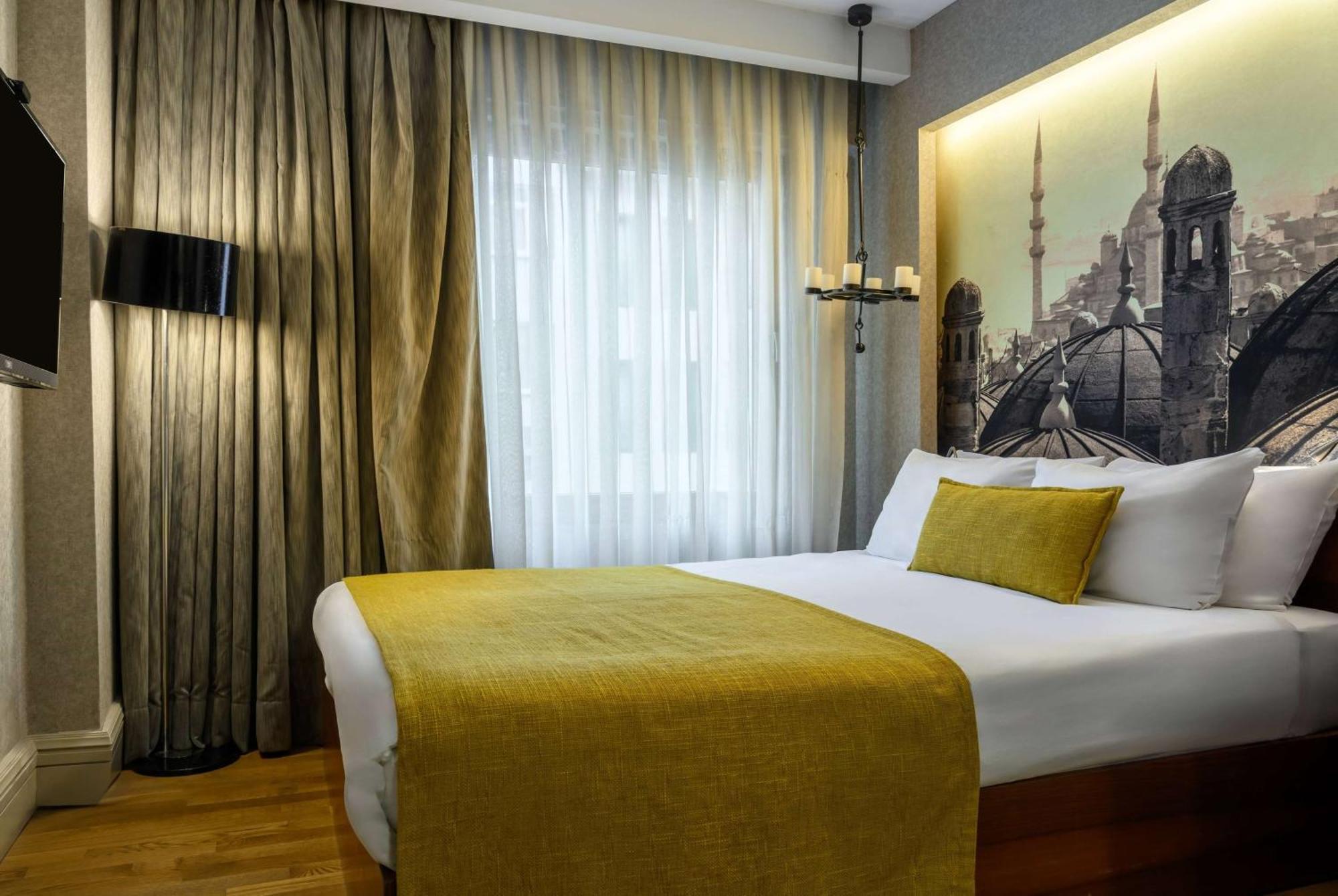 Ramada By Wyndham Grand Bazaar Hotel 4*