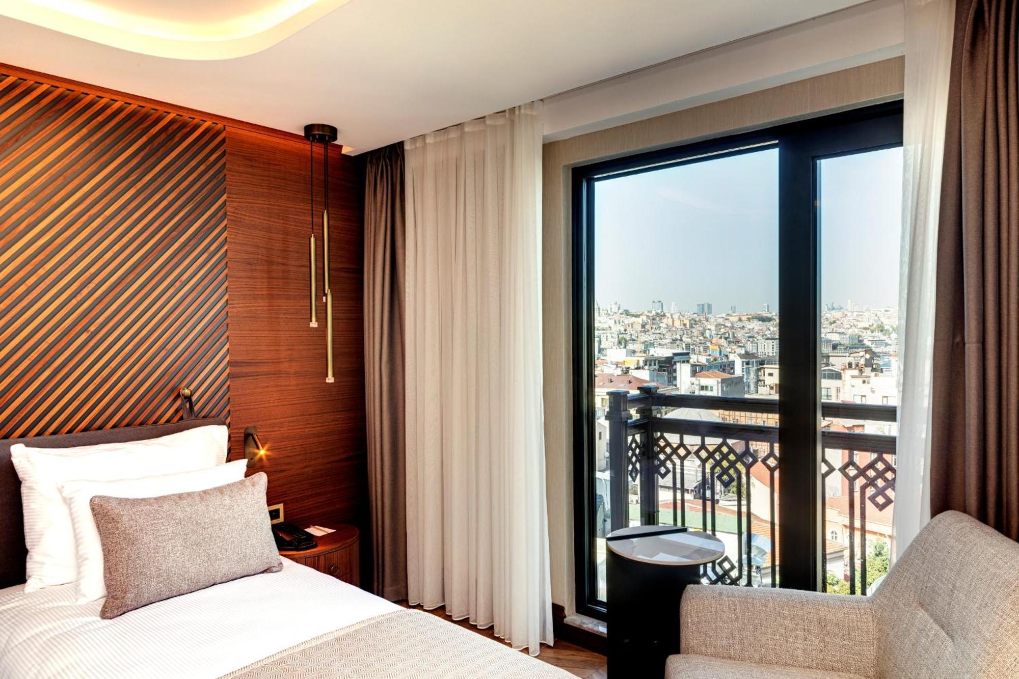 Hotel Levni Premium Old 4*