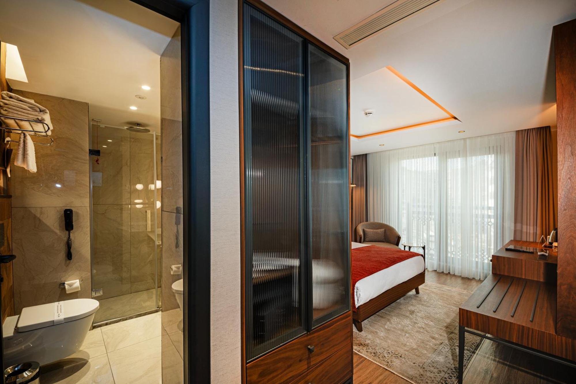 Hotel Levni Premium Old 4*
