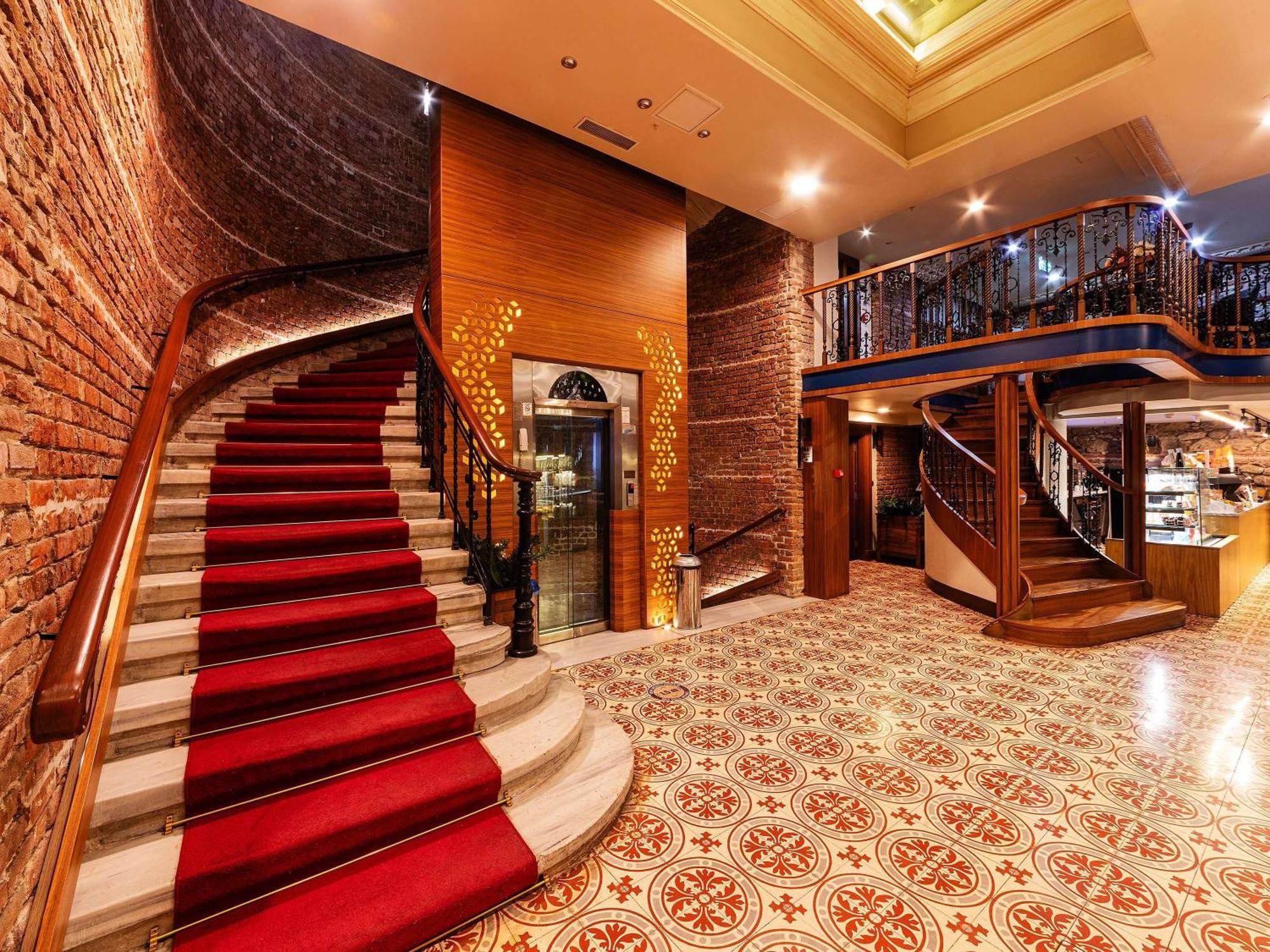 Hotel Mercure Sirkeci 4*