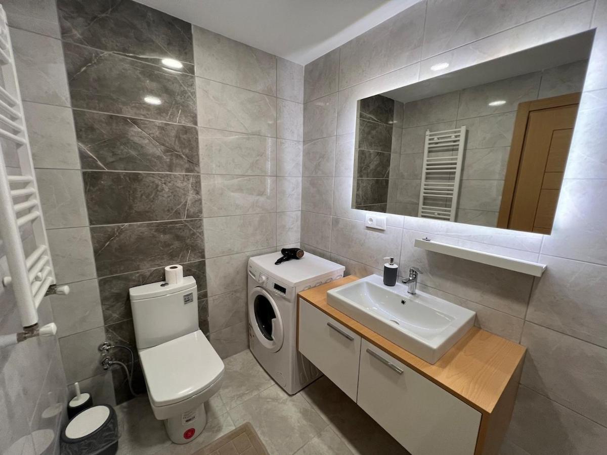 Apartment Luxury Designed Comfortable 2 & 1 Living Free Parking Garaj *