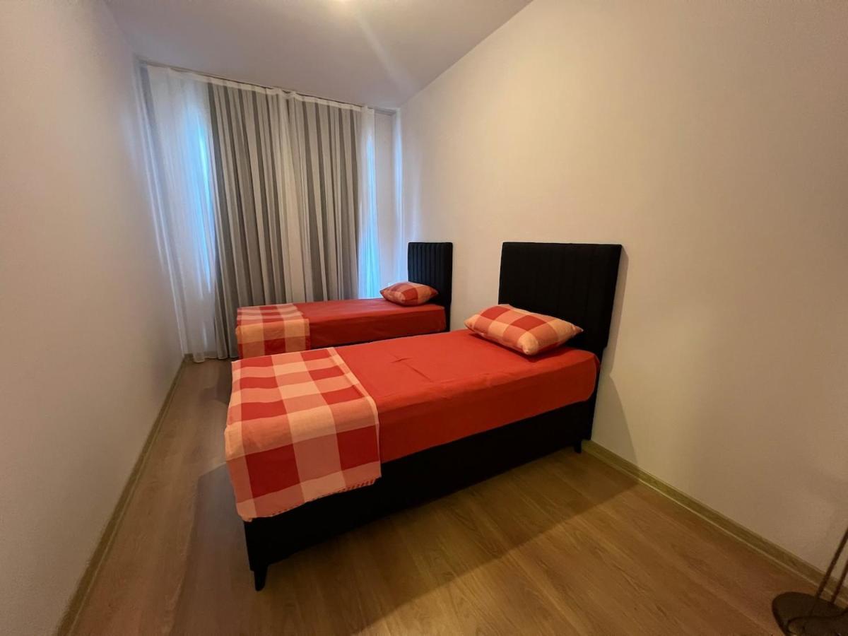 Apartment Luxury Designed Comfortable 2 & 1 Living Free Parking Garaj Istanbul