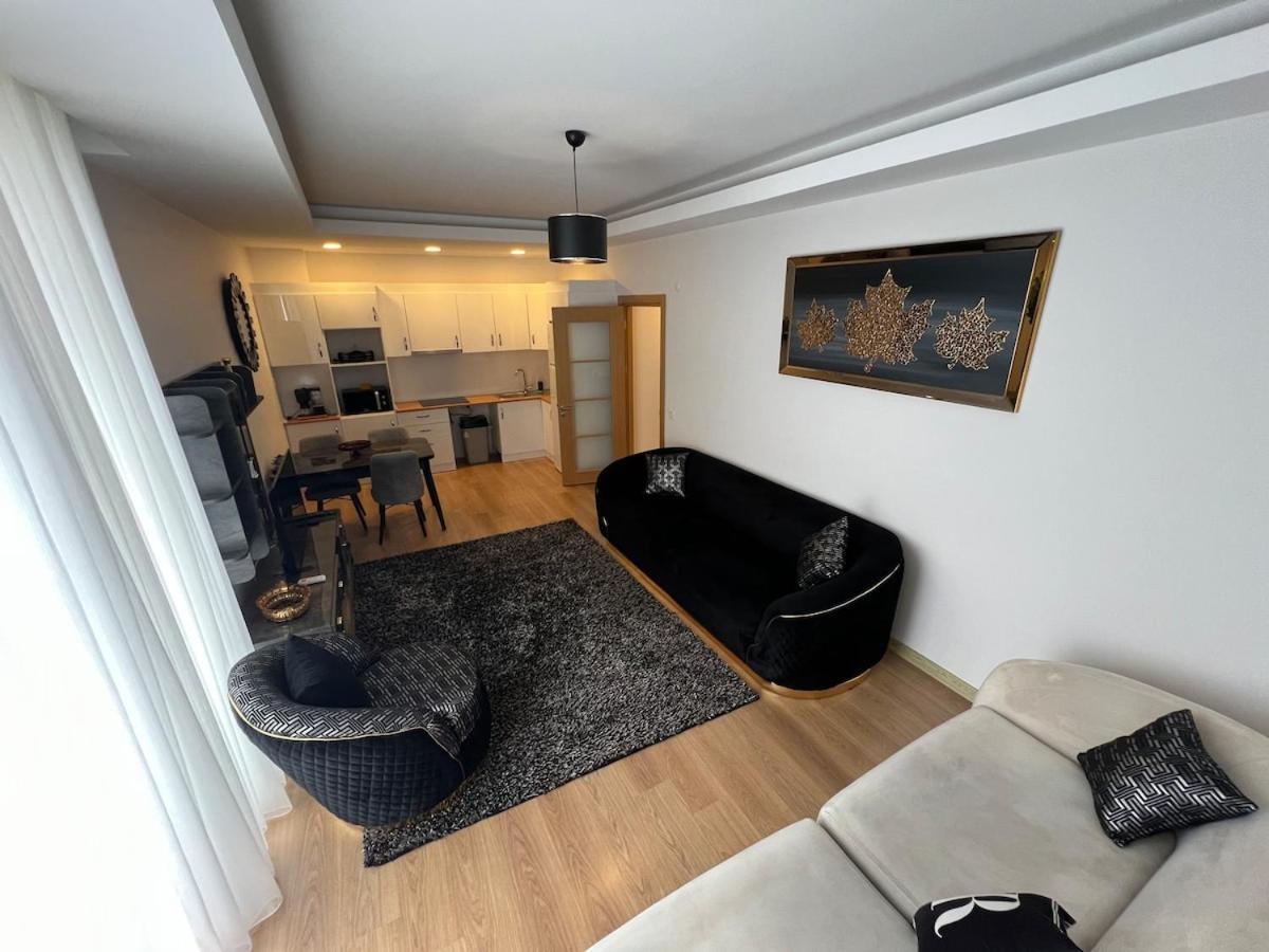 Luxury Designed Comfortable 2 & 1 Living Free Parking Garaj Istanbul