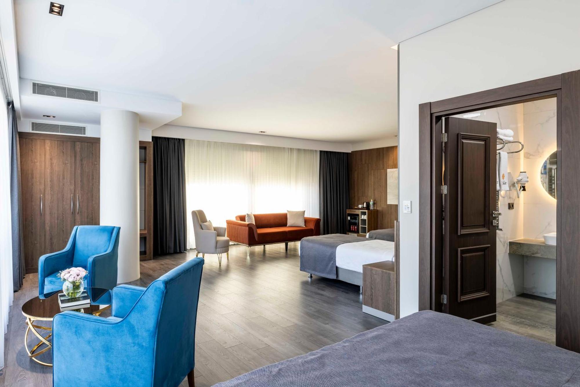 Hotel Ezkar Bathonea Art