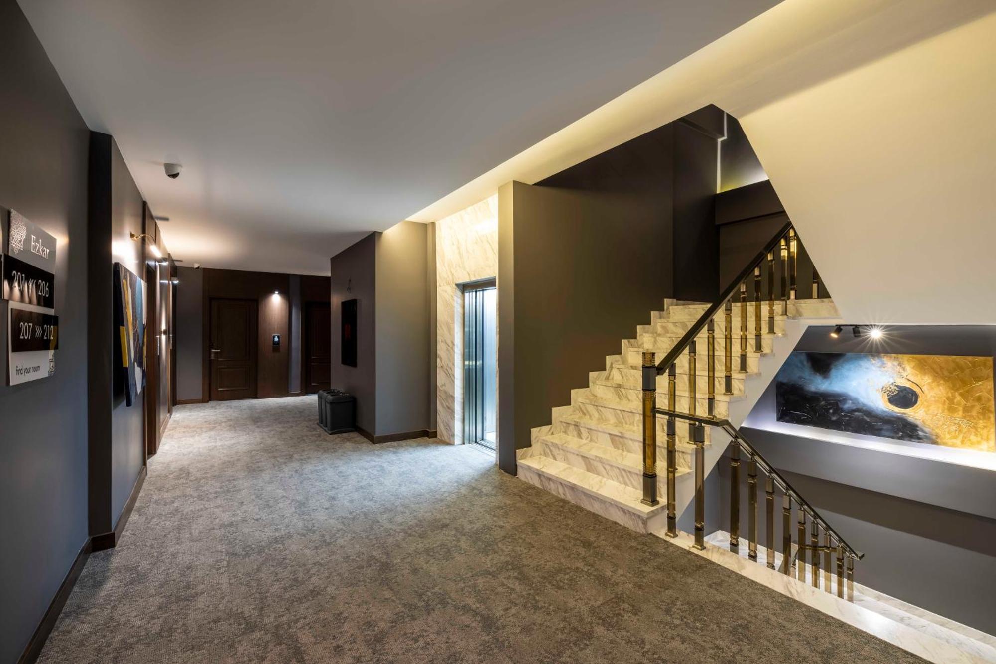 Hotel Ezkar Bathonea Art