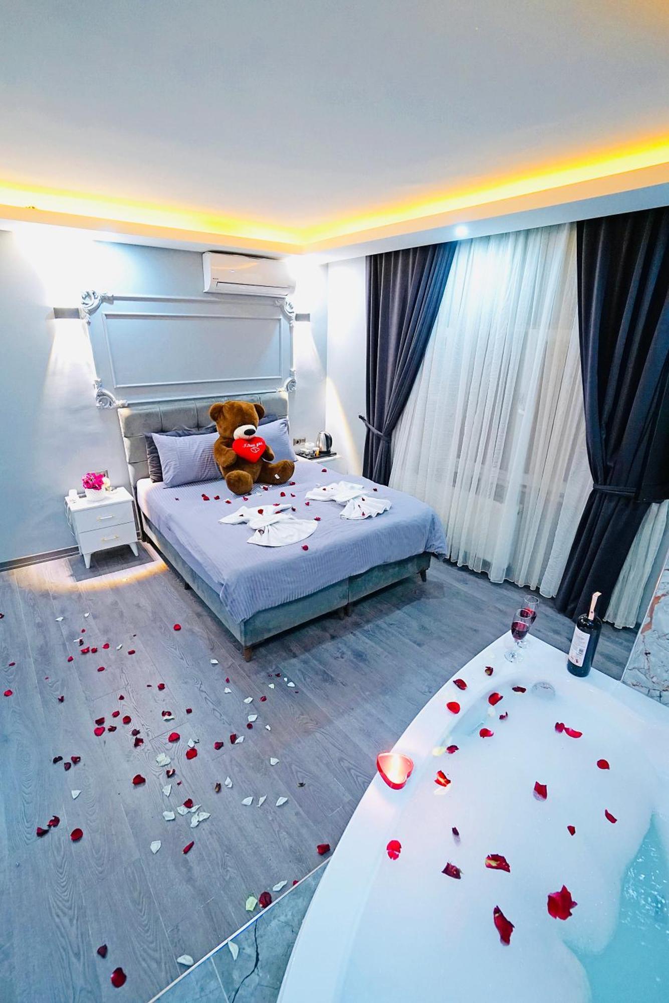 Cevas Hotel 3*