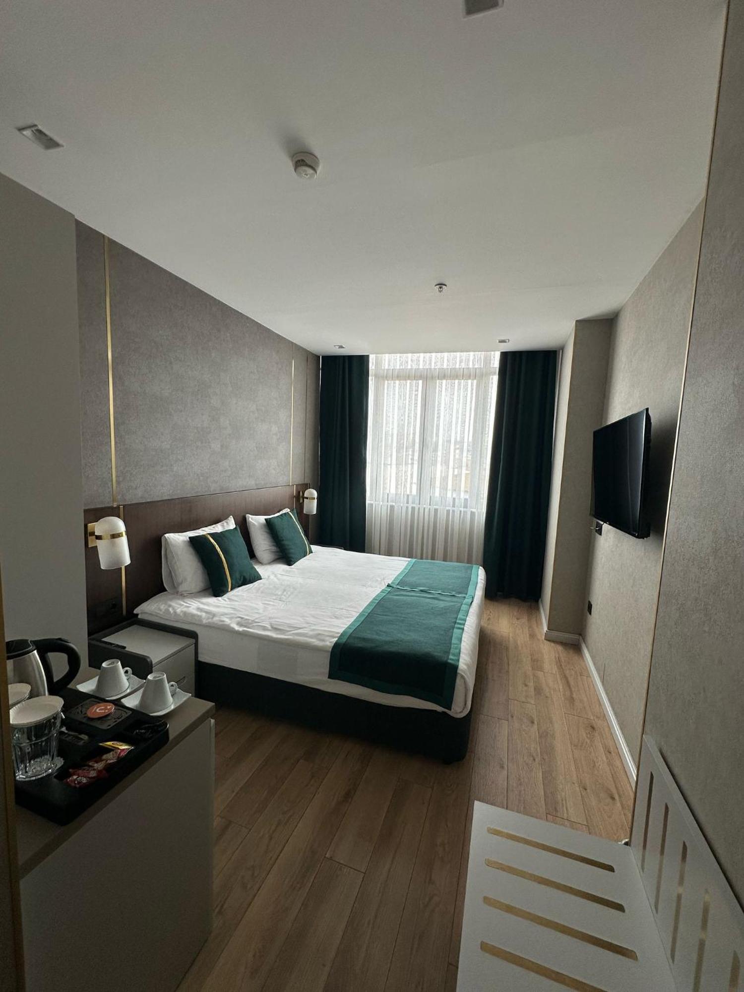 Costera Hotel *