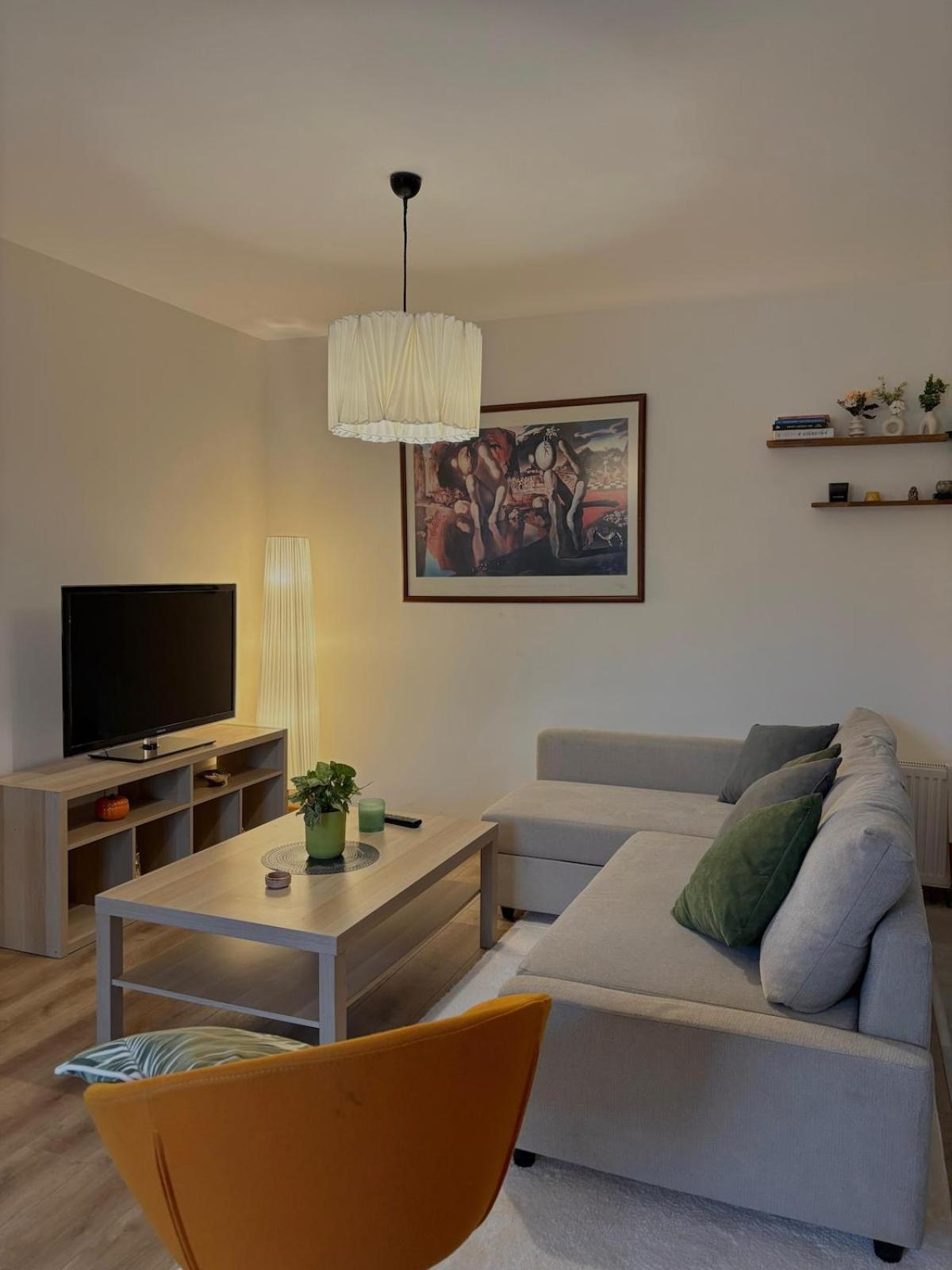 Apartment 10 Mins To Takism - Cenrtal & New Modern Flat *