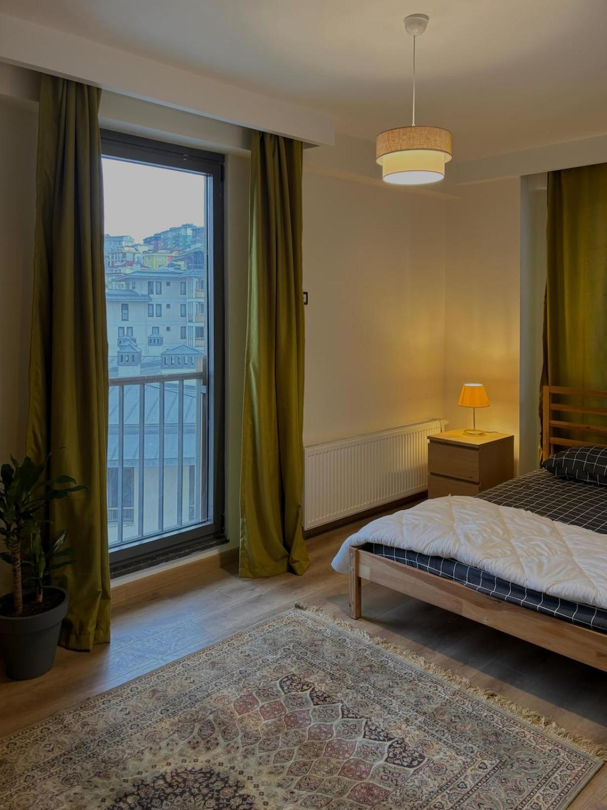 Apartment 10 Mins To Takism - Cenrtal & New Modern Flat