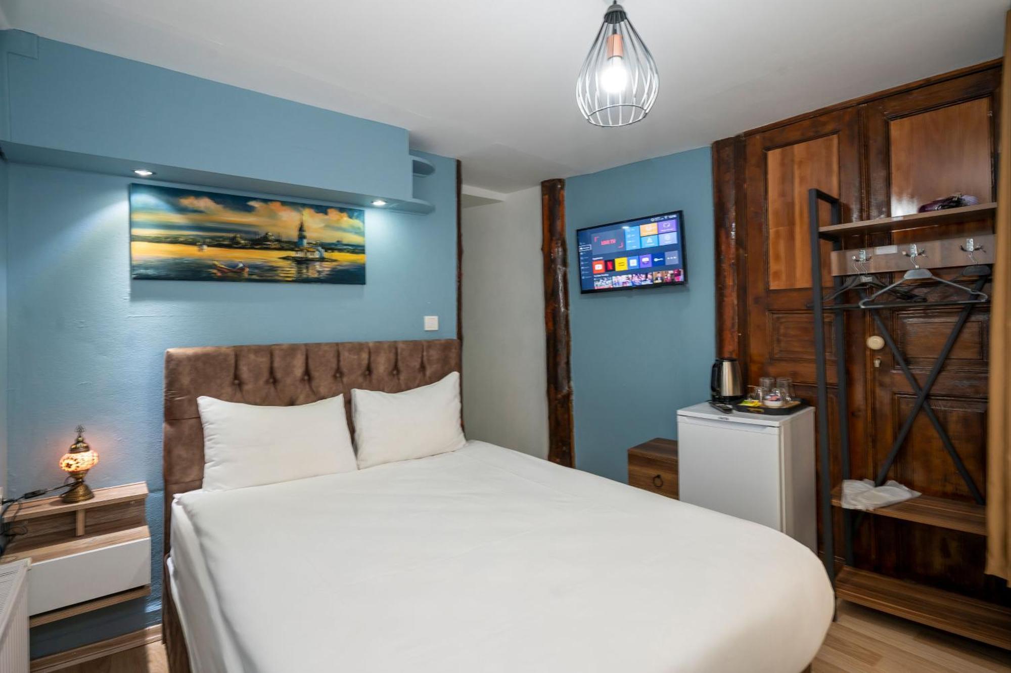 Hotel Taksimantiqueotel 2*