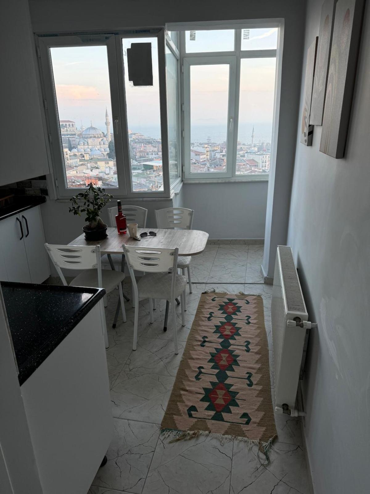 Apartment Bosphorus View And Cozy House!