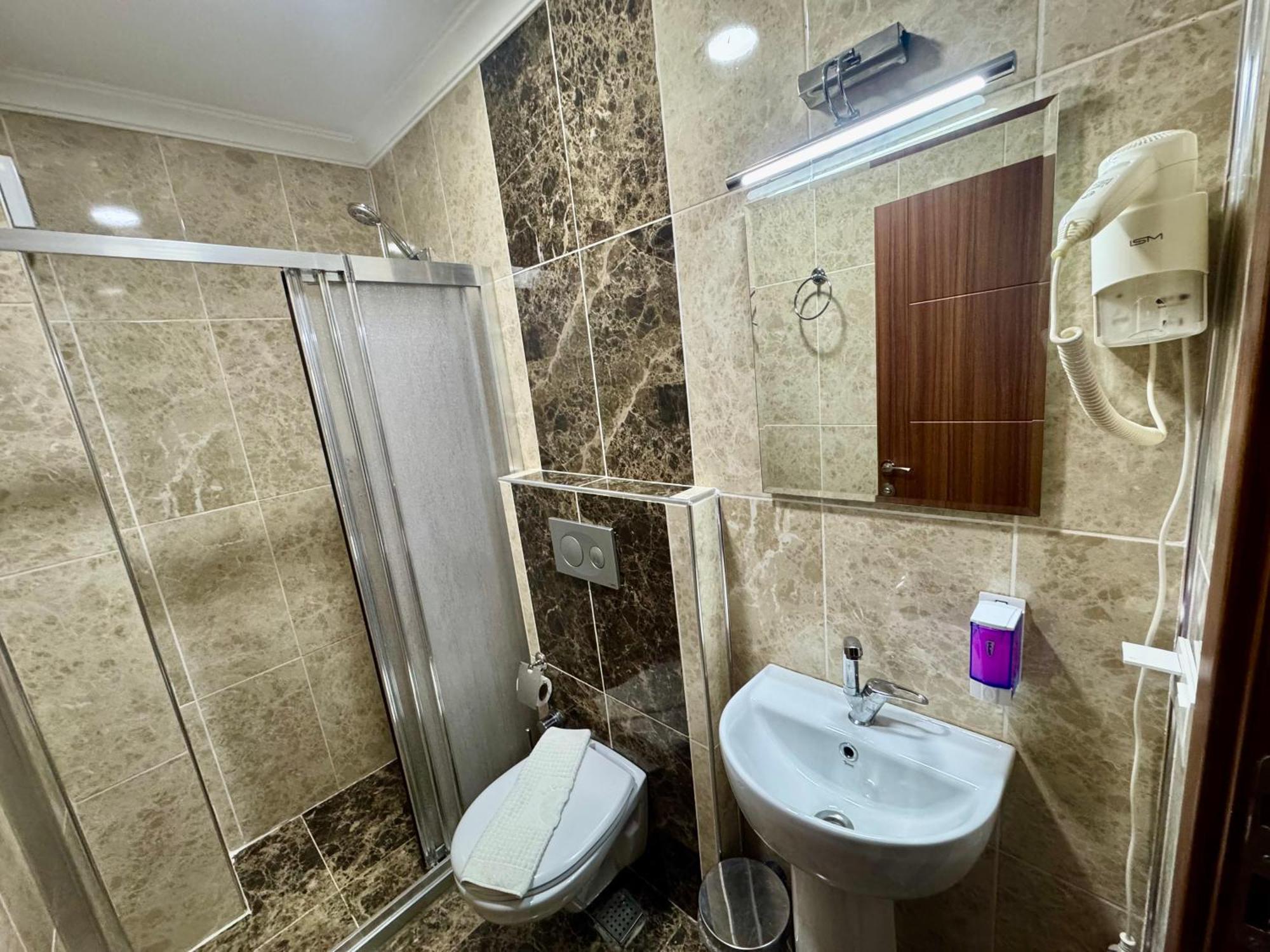 Rosalie Palace Otel 2*