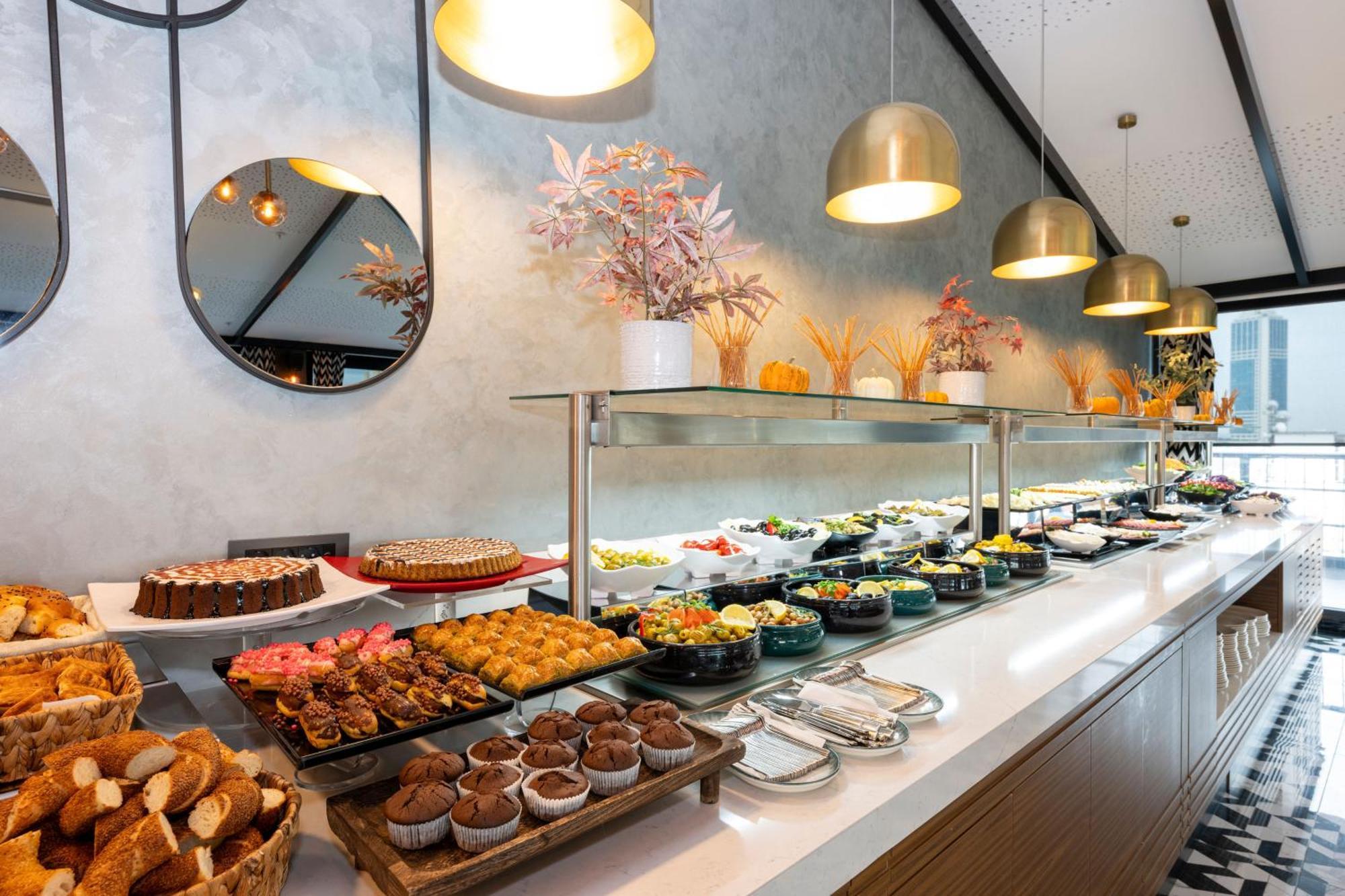Ramada Encore By Wyndham Sisli 4*