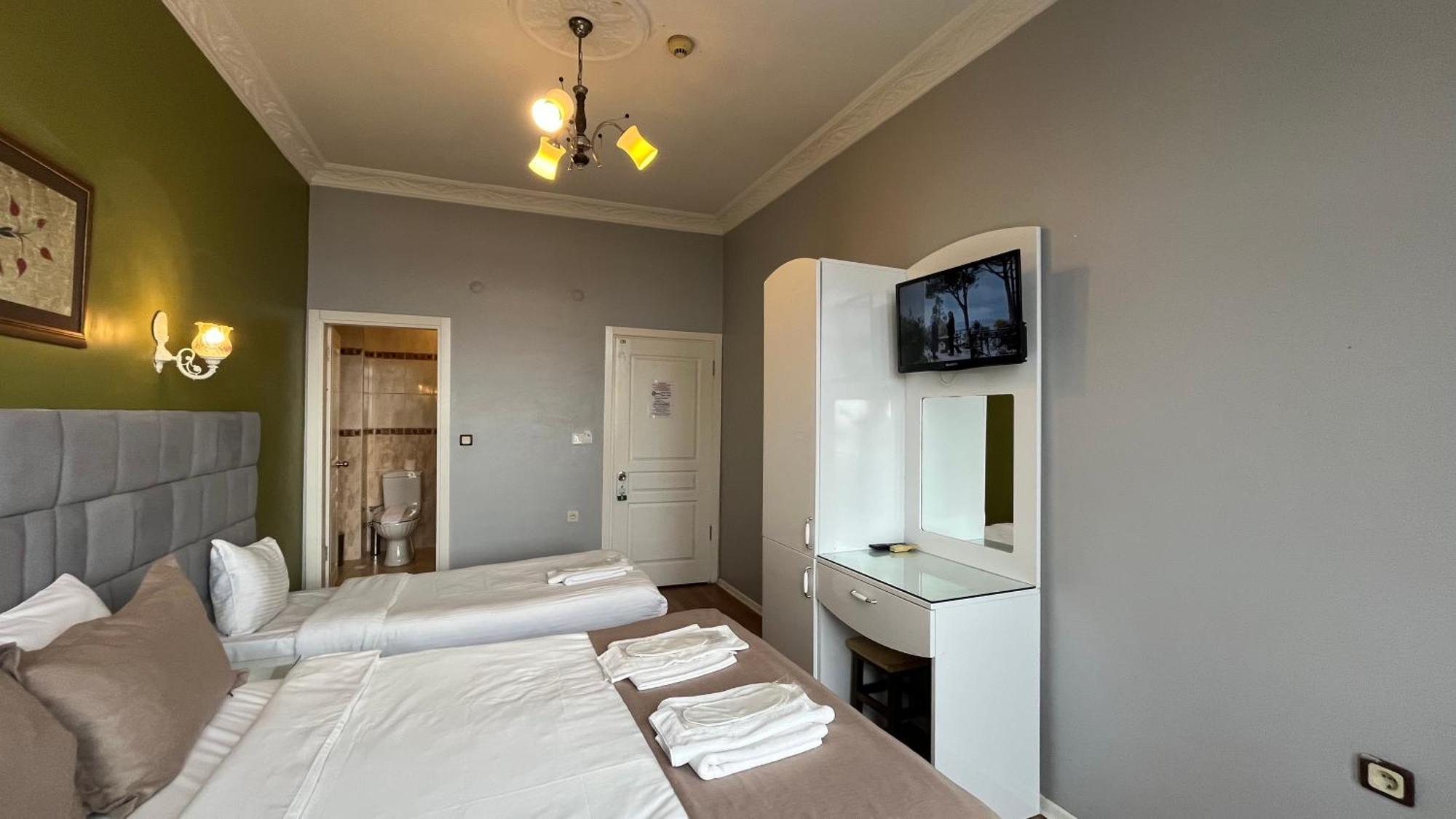 Tulip House Hotel 3*