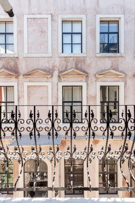 Apartment Location With 2 Bedrooms *