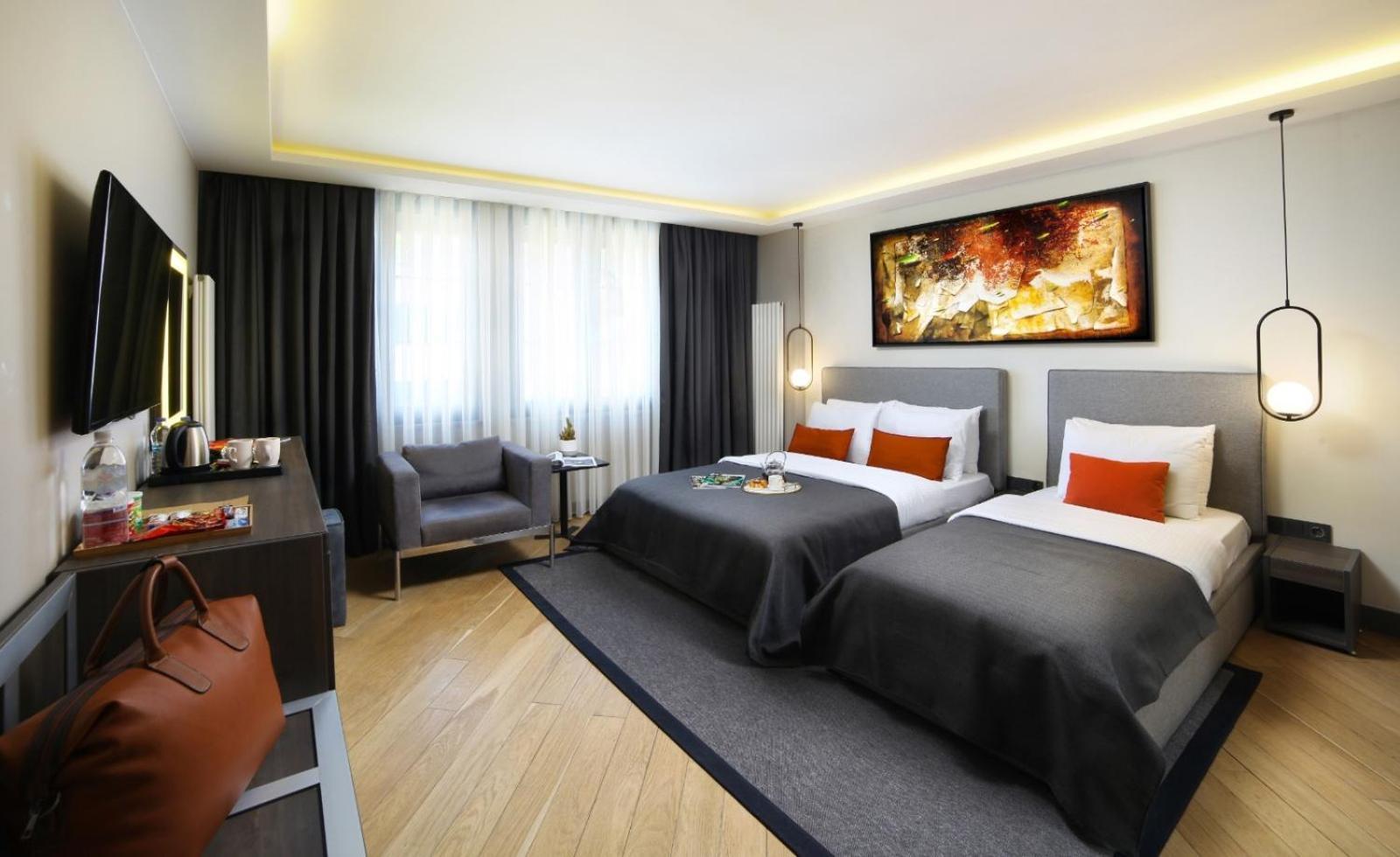 Aparthotel The Capital 2*