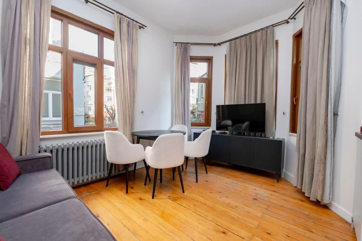 Apartment Cosy Historical Flat