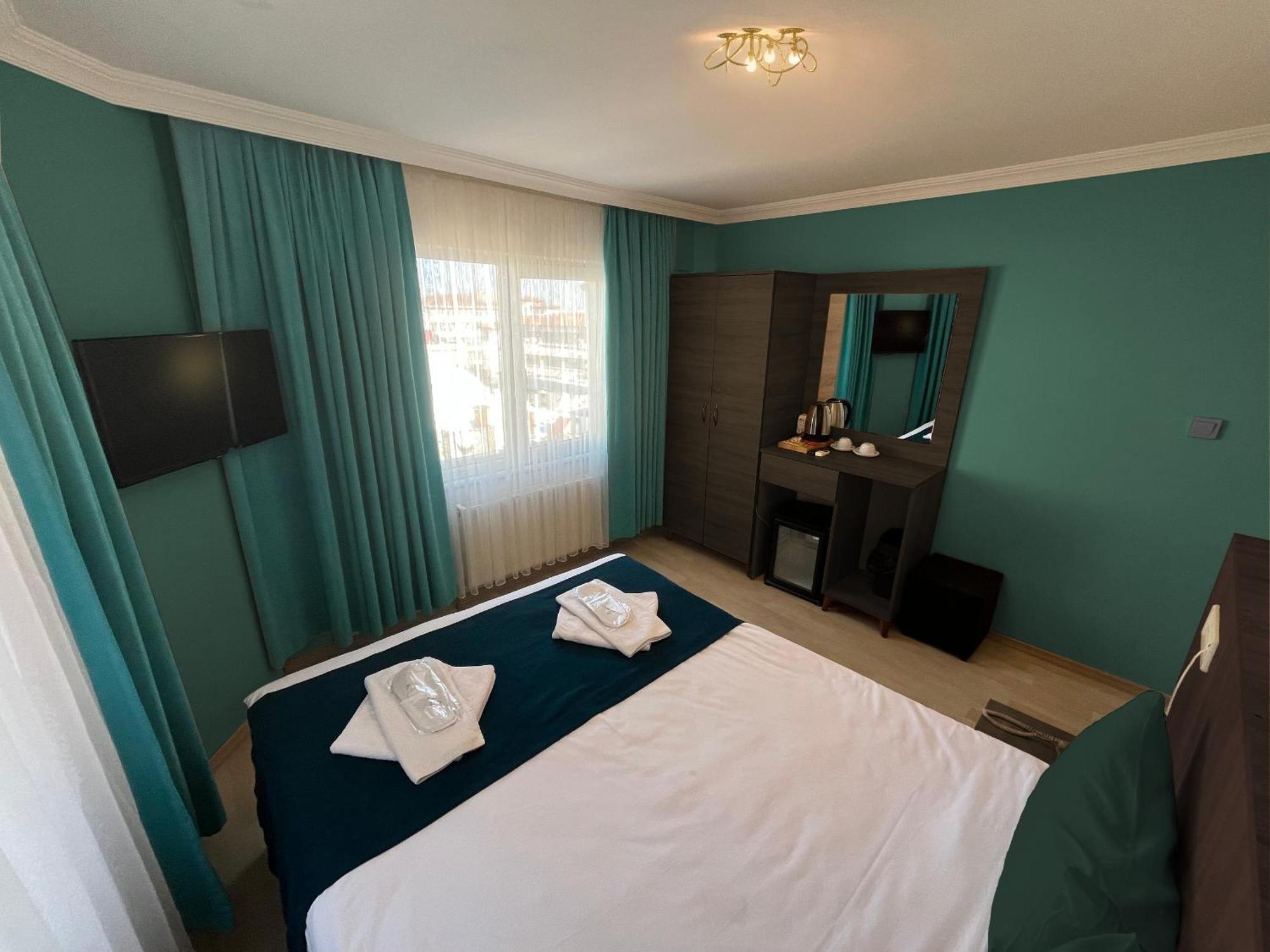 Le Safran Hotel *