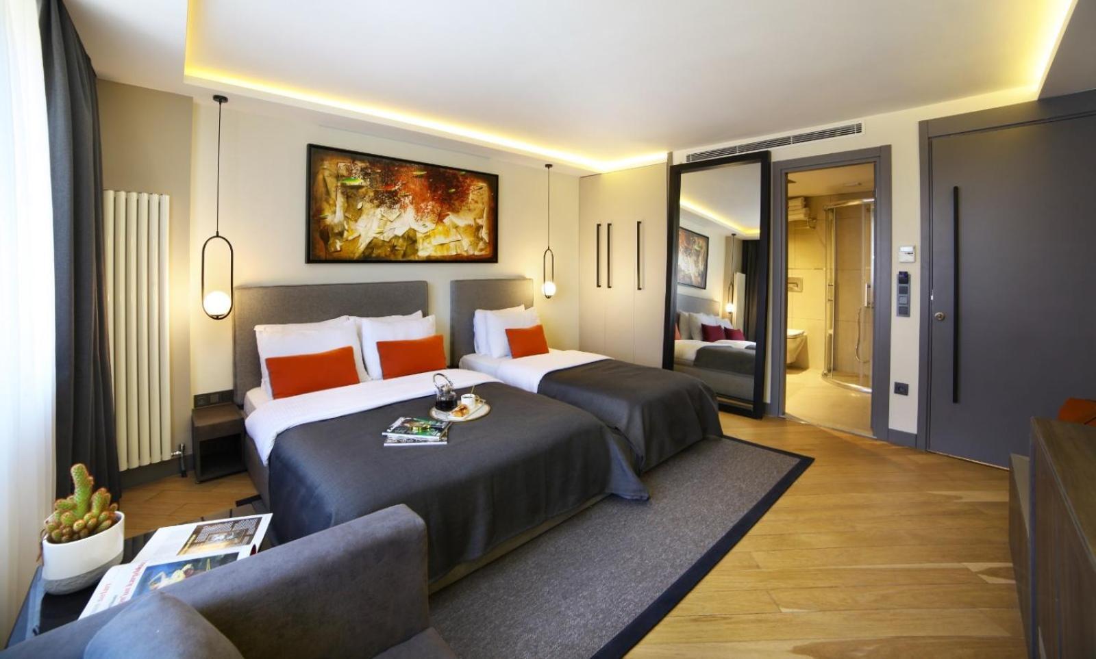 Aparthotel The Capital 2*