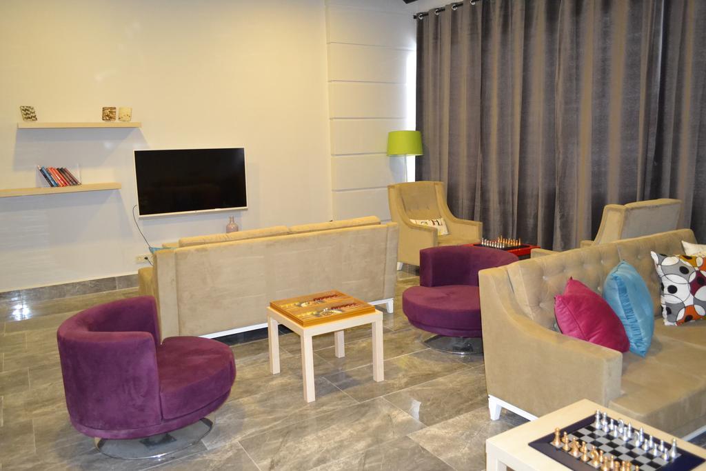Mayi Hotel