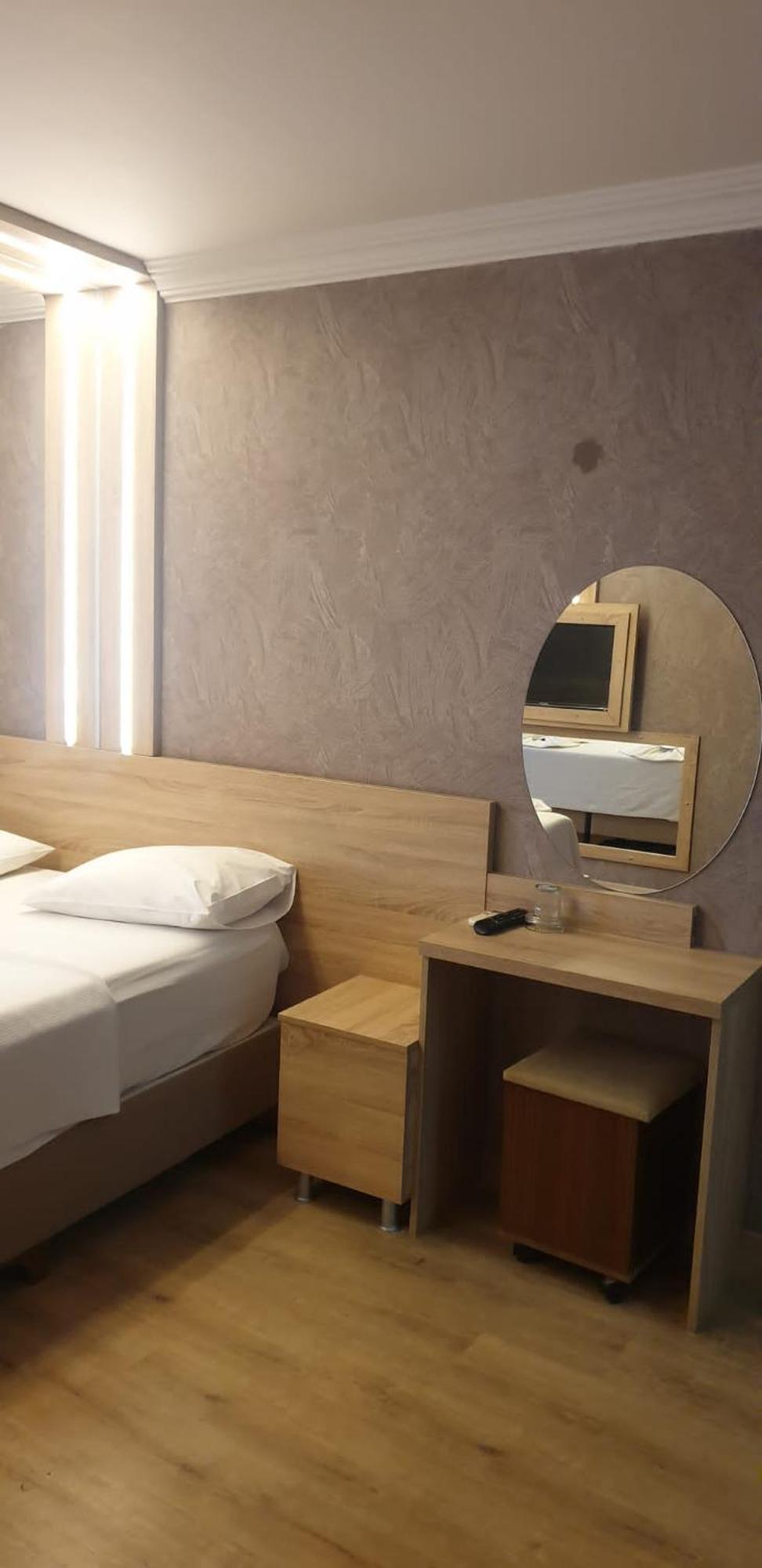 Hotel Light 2*