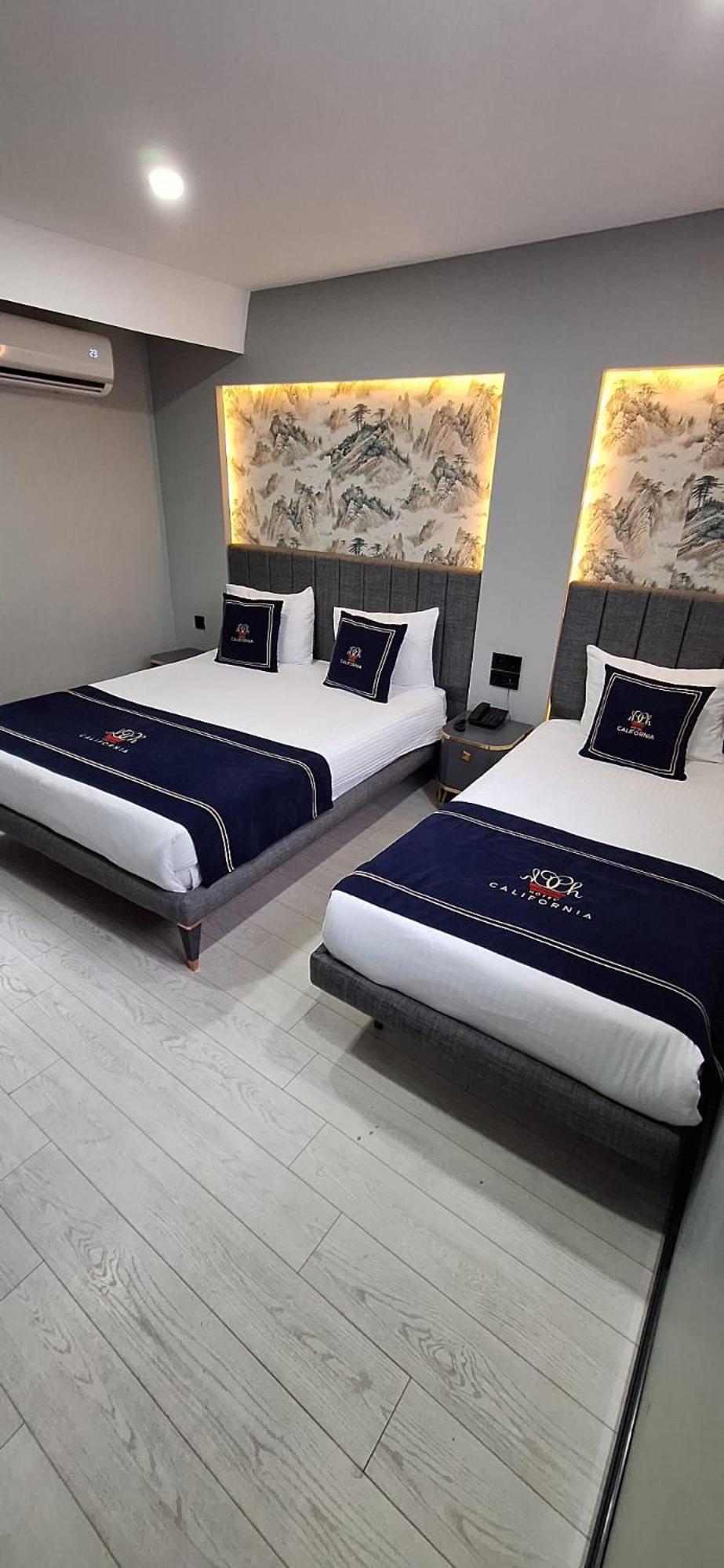 California Hotel 3*