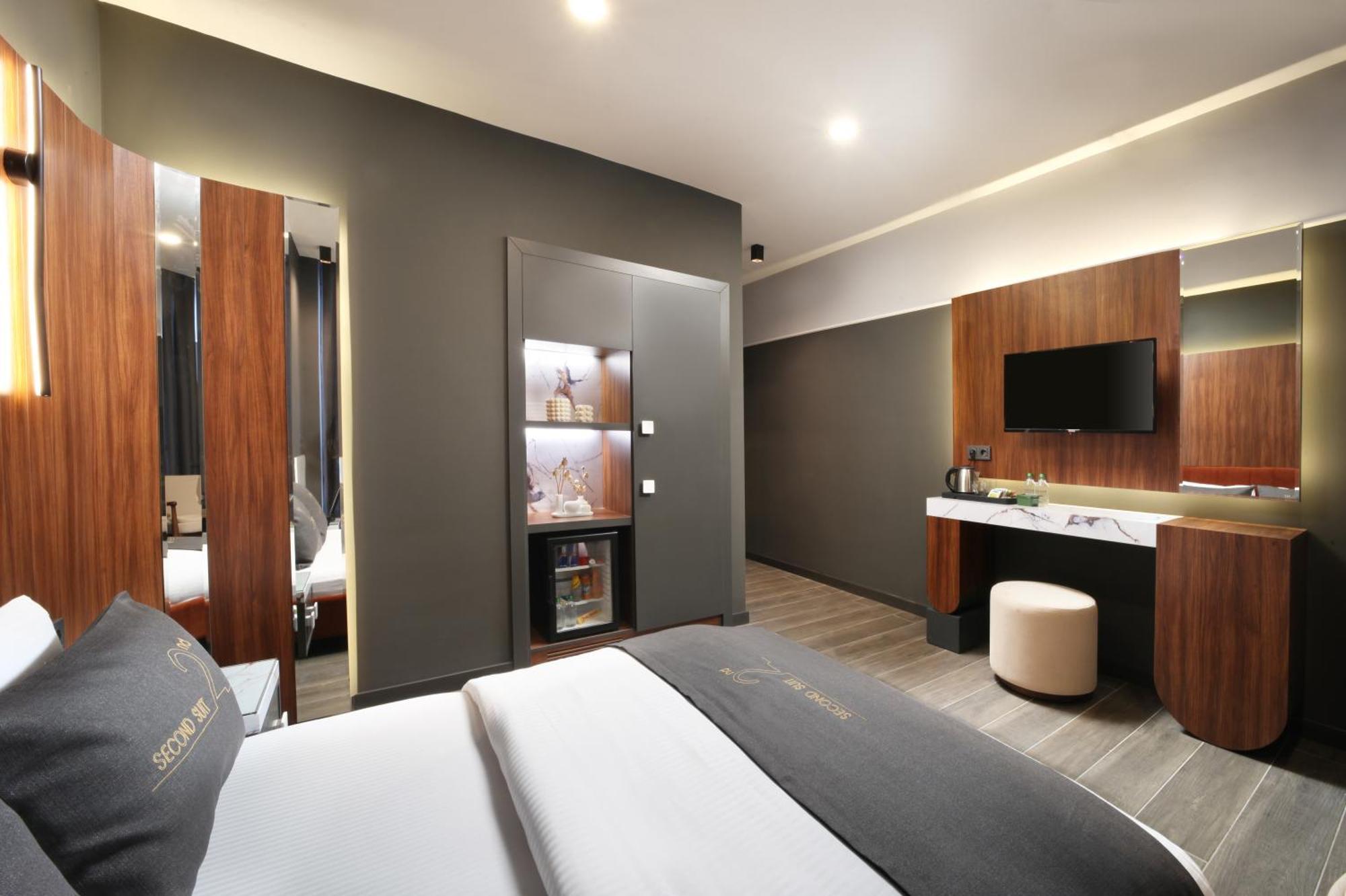 Second Hotel