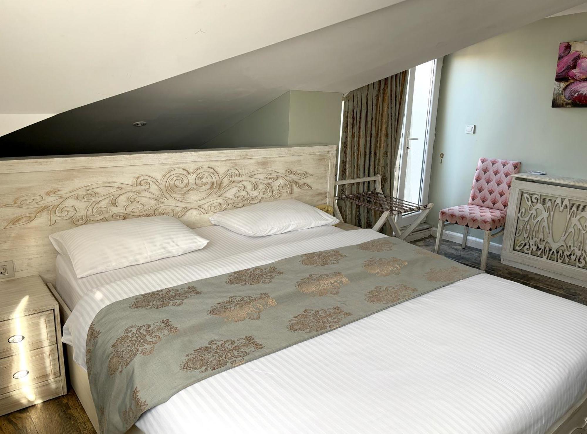 Elegance 4*