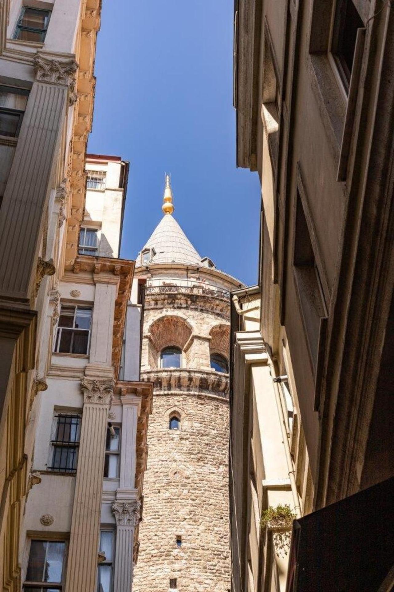 Warm Rustic Charming 2bd Galata Wpatio Gem! #320 *