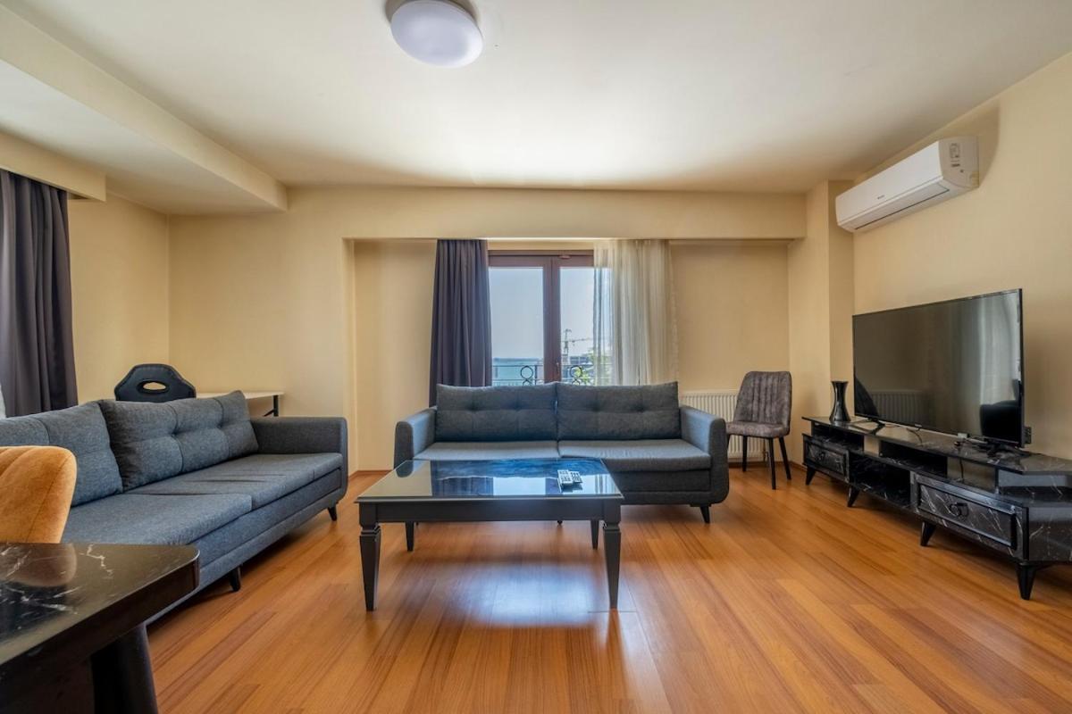 1-br With Sea View Near Galataport *
