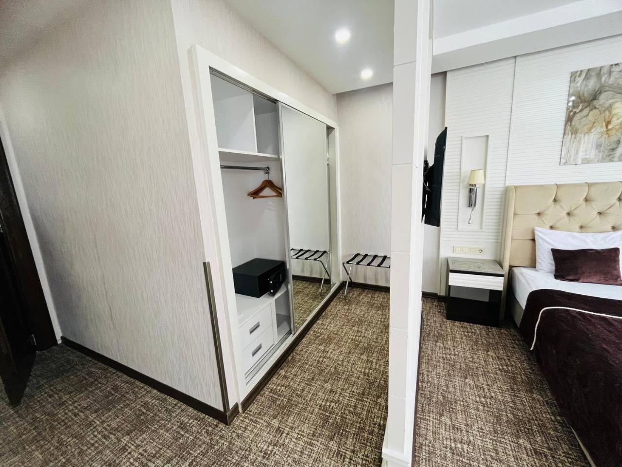 Center Taksim 4*