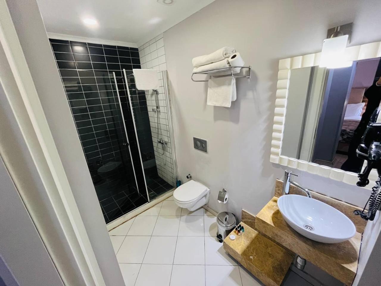 Center Taksim 4*