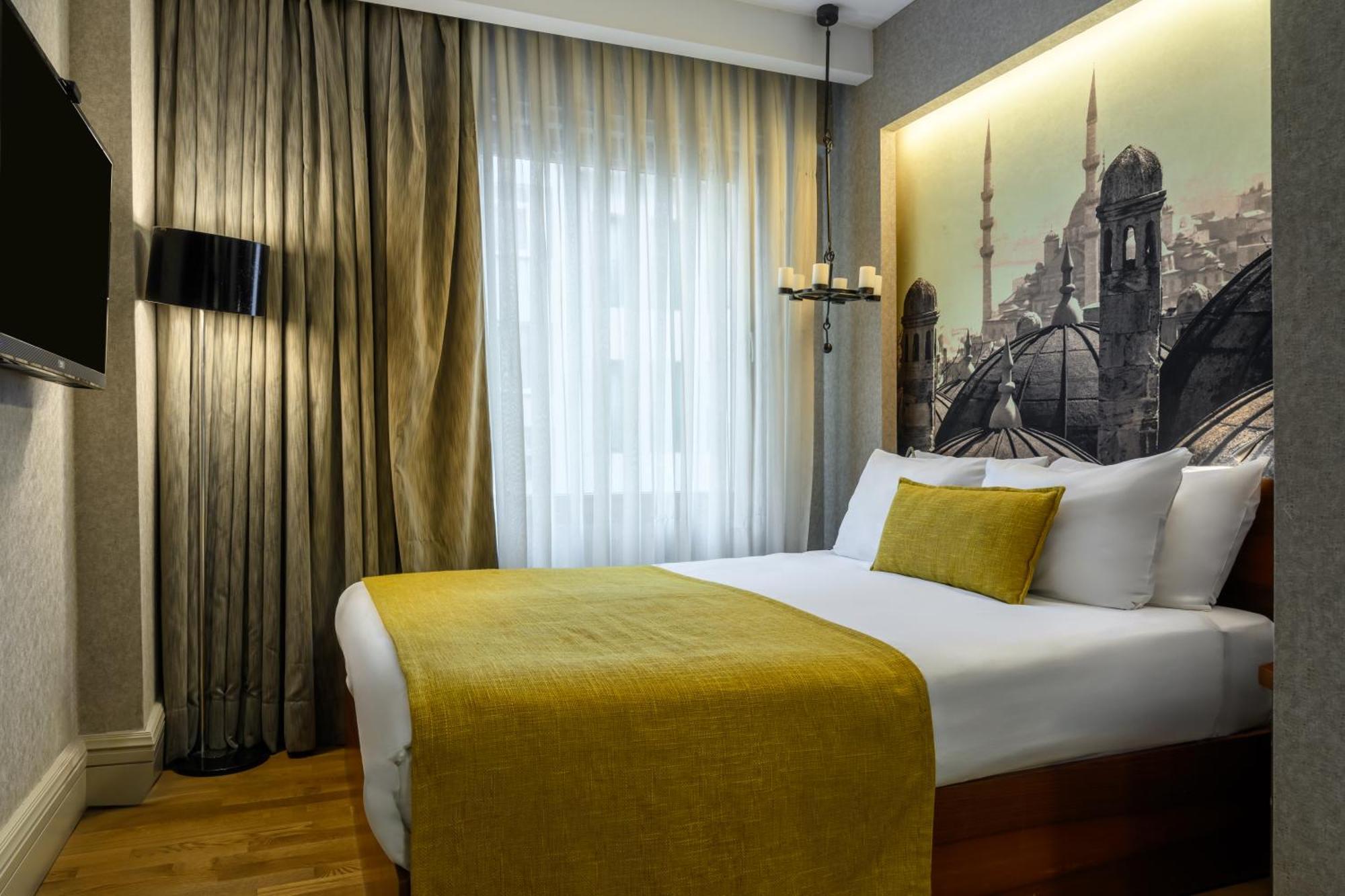 Ramada By Wyndham Grand Bazaar Hotel 4*