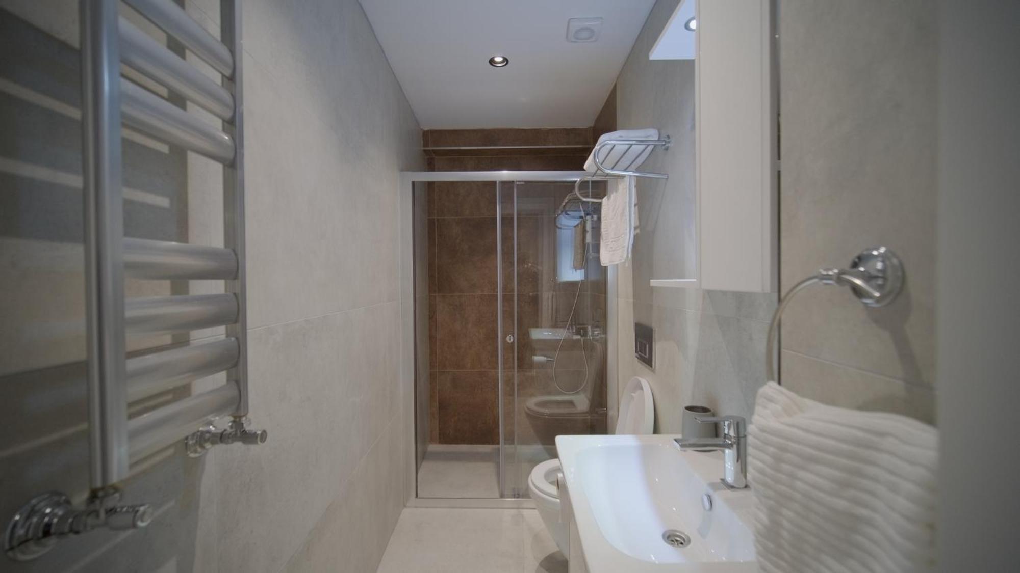 Apartment Kadikoey Warm House *