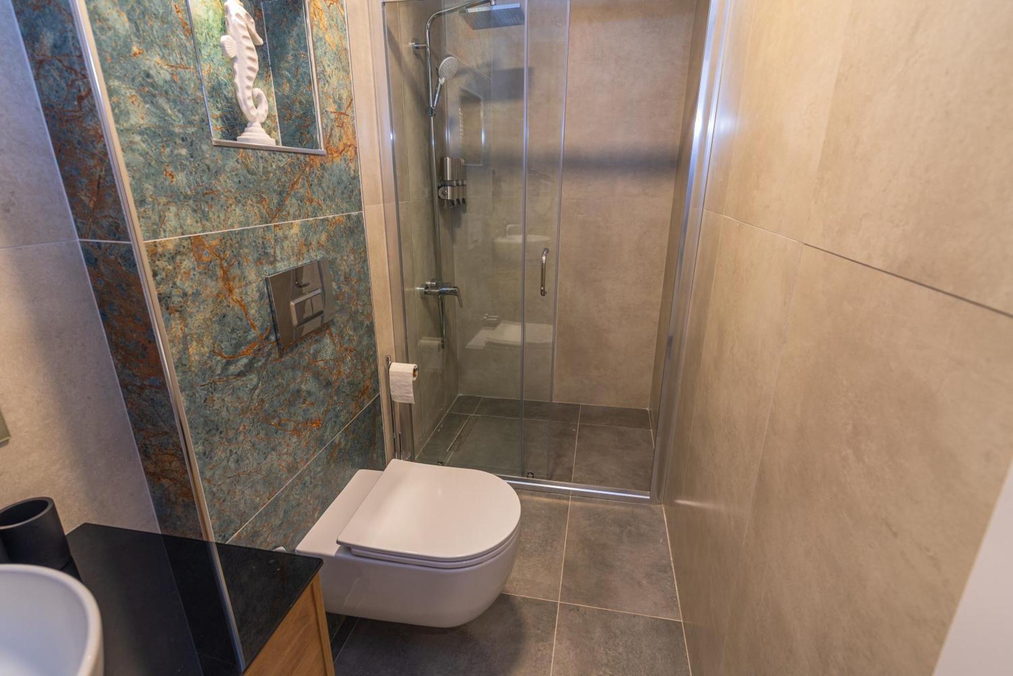 Huzur Hotel