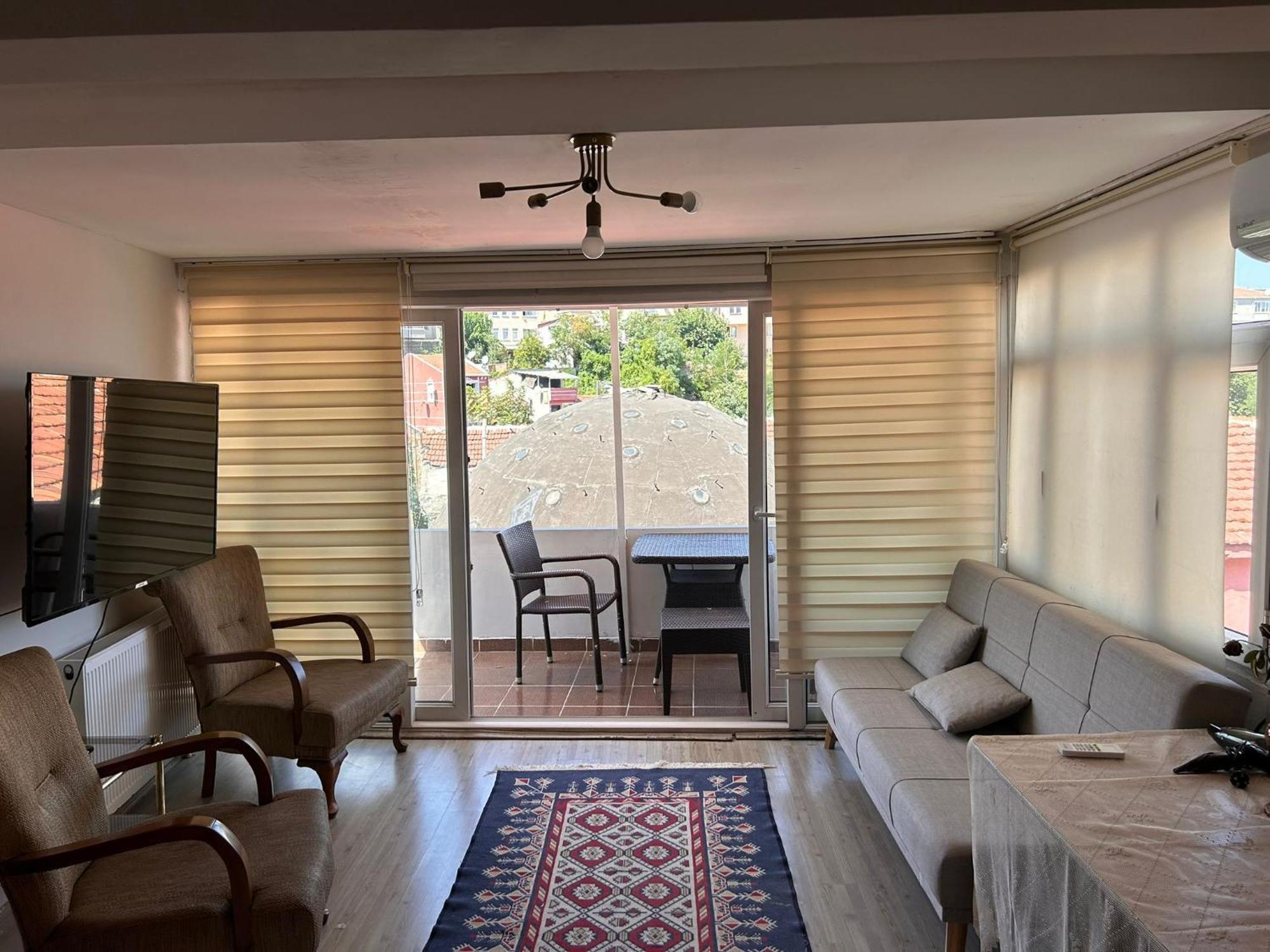 Apartment I1 House *