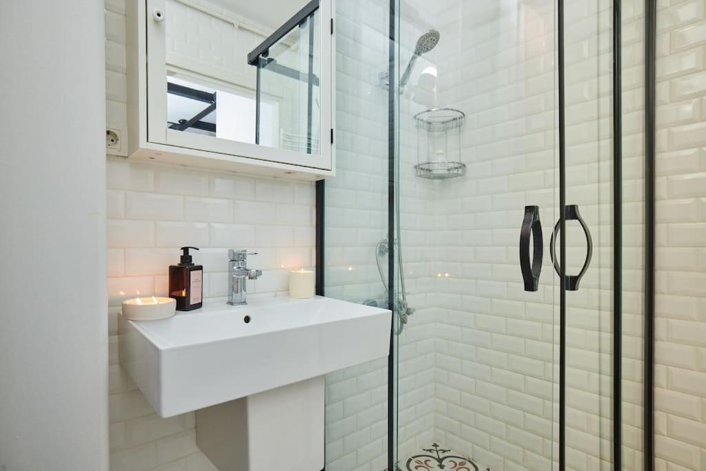Stunning 2br 1 Min Metro&galata Apartment