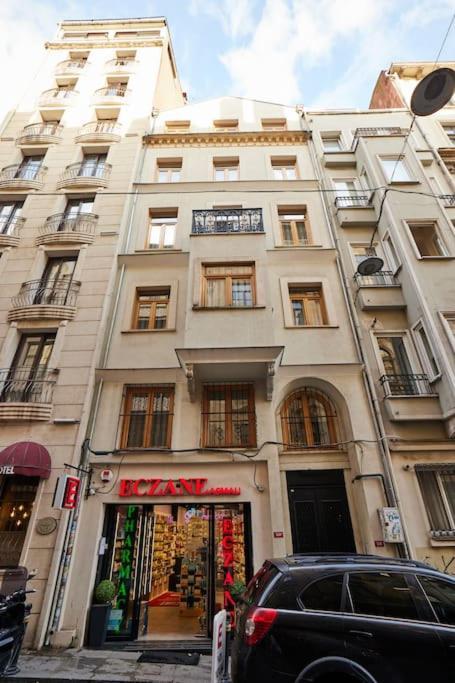 Apartment Stunning 2br 1 Min Metro&galata