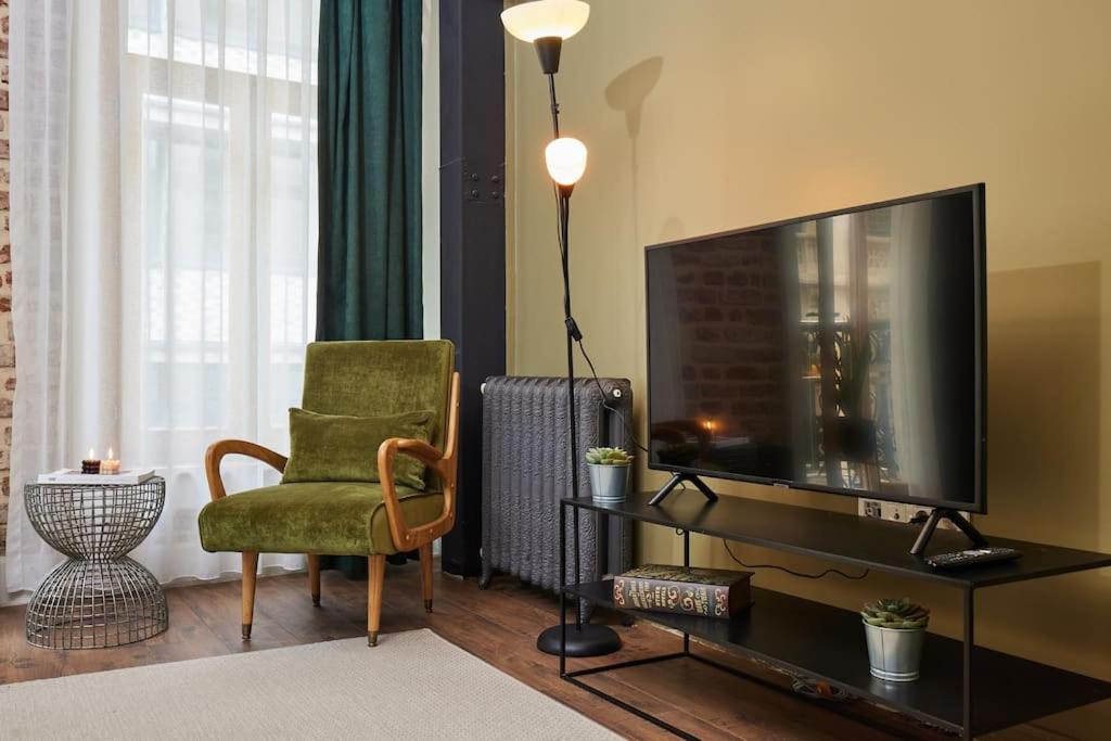 Stunning 2br 1 Min Metro&galata Istanbul